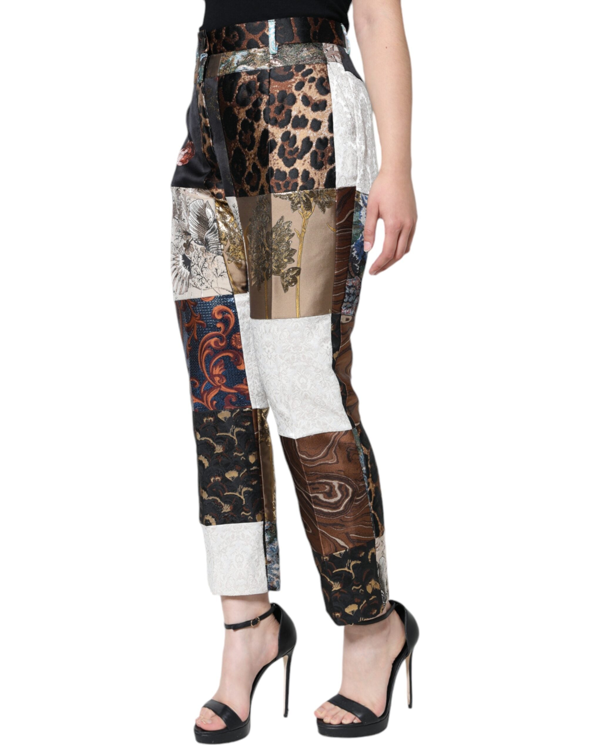 Pantalon haute taille Dolce & Gabbana en jacquard multicolore à patchwork, détails élégants et motifs sophistiqués.