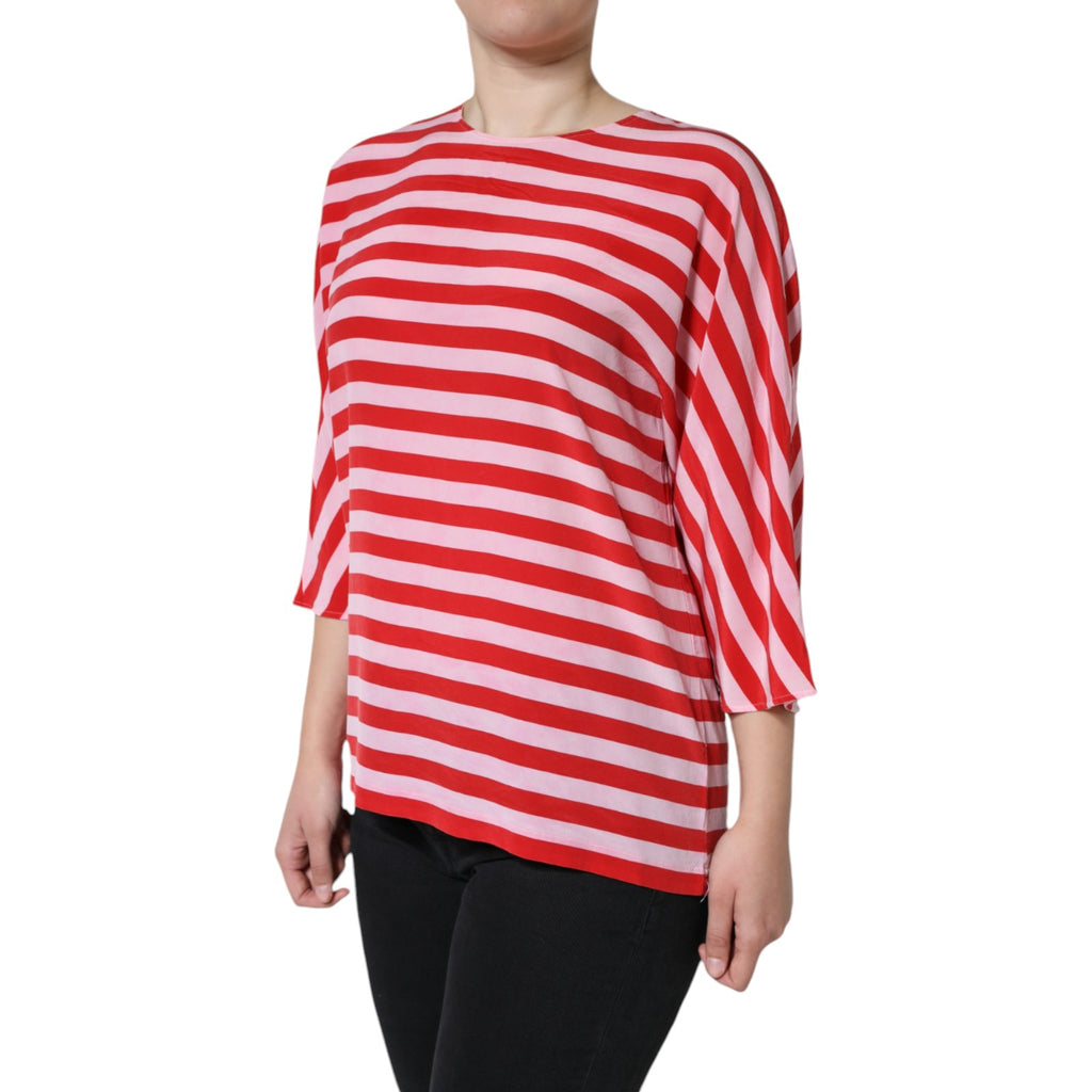 T-shirt en soie blanc à rayures rouges à col rond de Dolce & Gabbana, élégant et confortable, visible en gros plan.