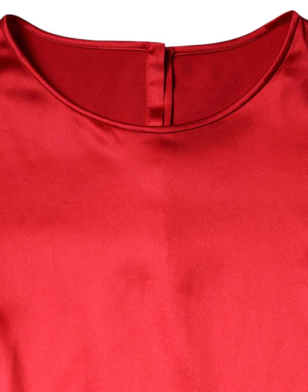 Chemise Dolce & Gabbana en satin rouge avec dentelle, col rond, vue de face.