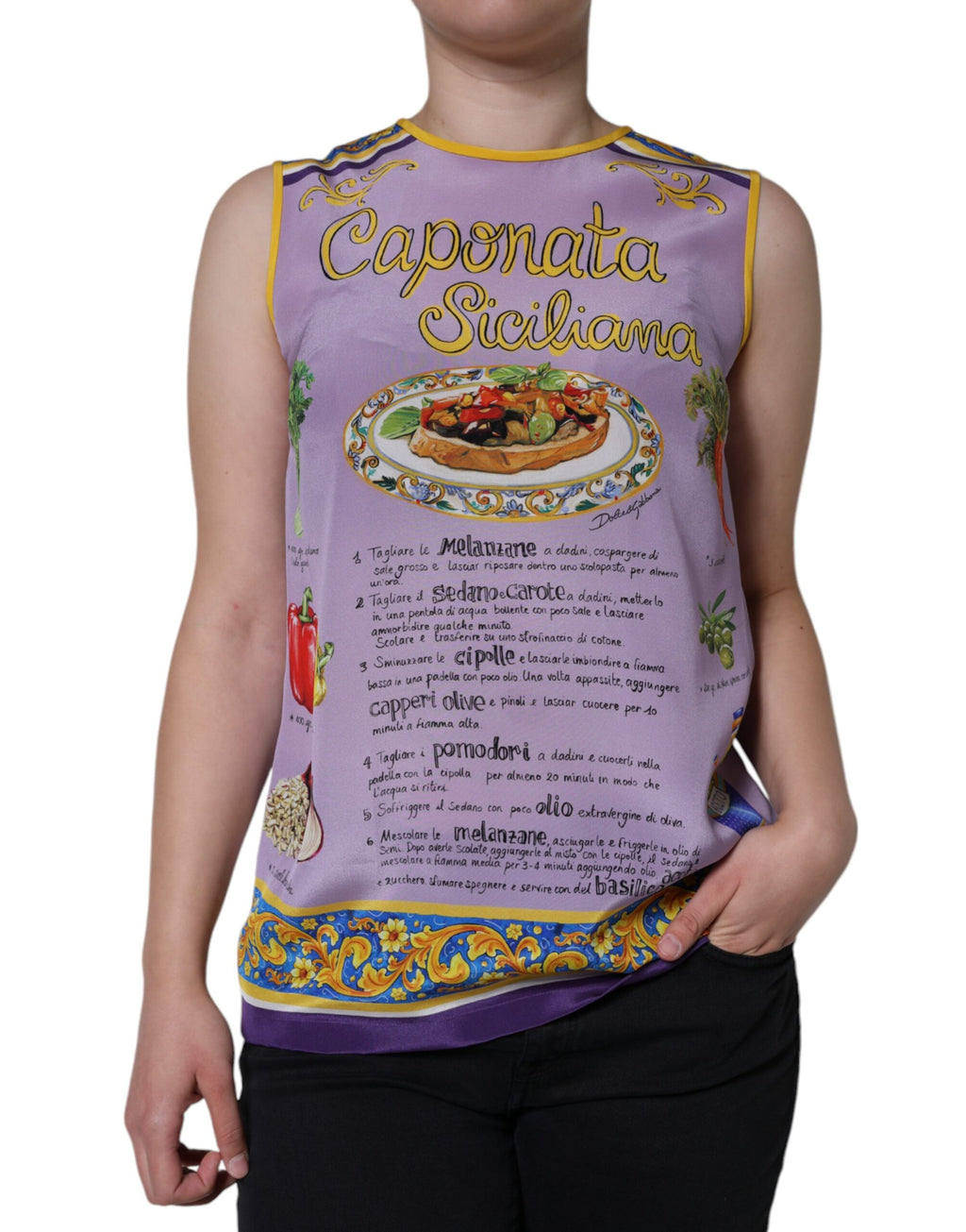 Débardeur en soie violette Dolce & Gabbana avec imprimé Caponata Siciliana, motif floral élégant et détails raffinés.