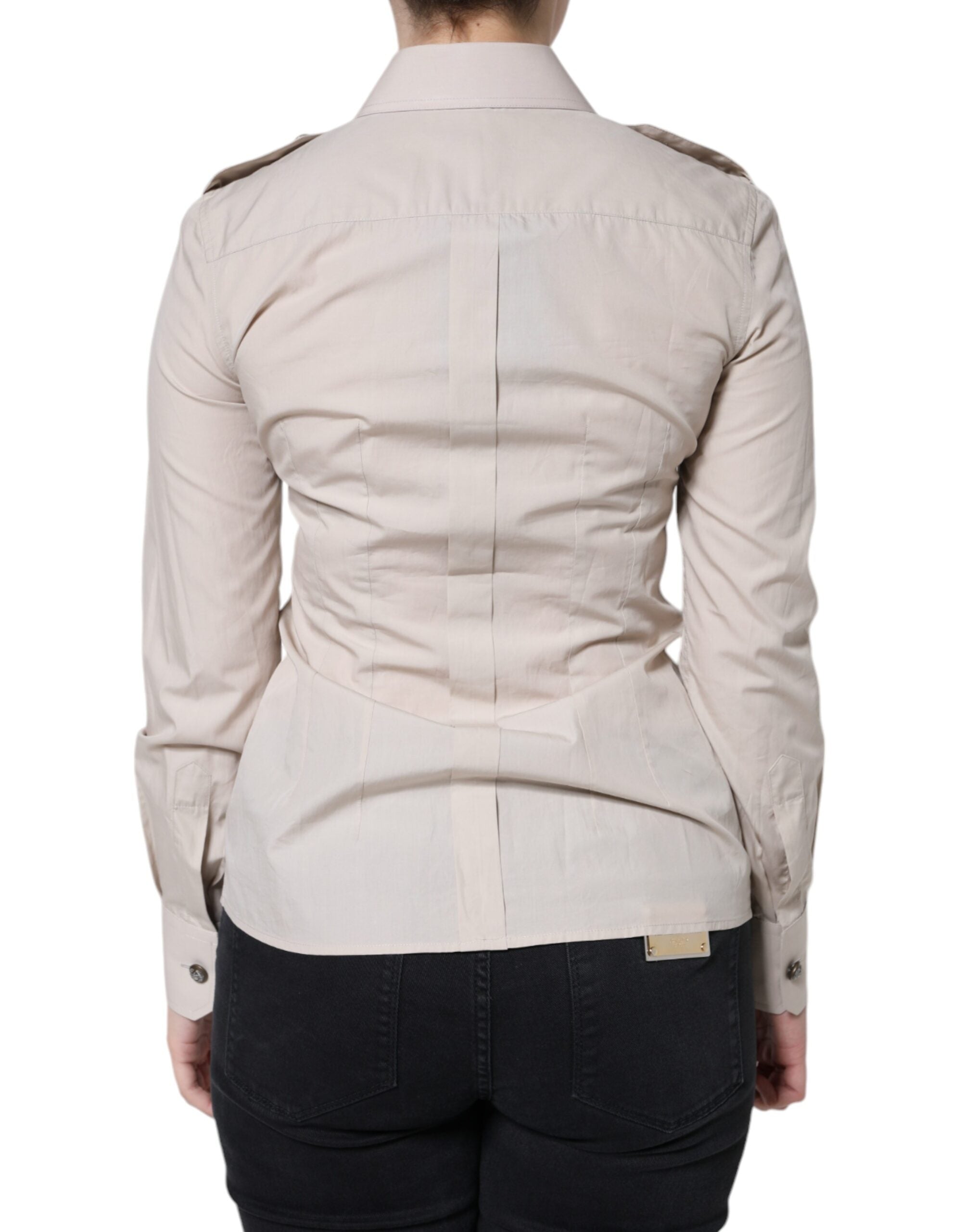 Chemise beige en coton à col et boutons de Dolce & Gabbana, vue de face, détails du tissu et de la coupe.