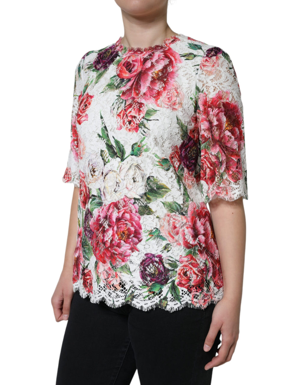 Blouse blanche en dentelle à manches courtes de Dolce & Gabbana, style élégant avec détails en peony.