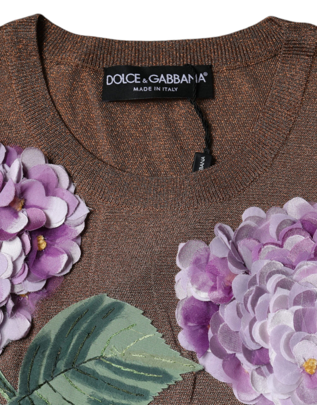 Haut Dolce & Gabbana en viscose marron avec broderie florale à manches courtes et appliqués élégants.
