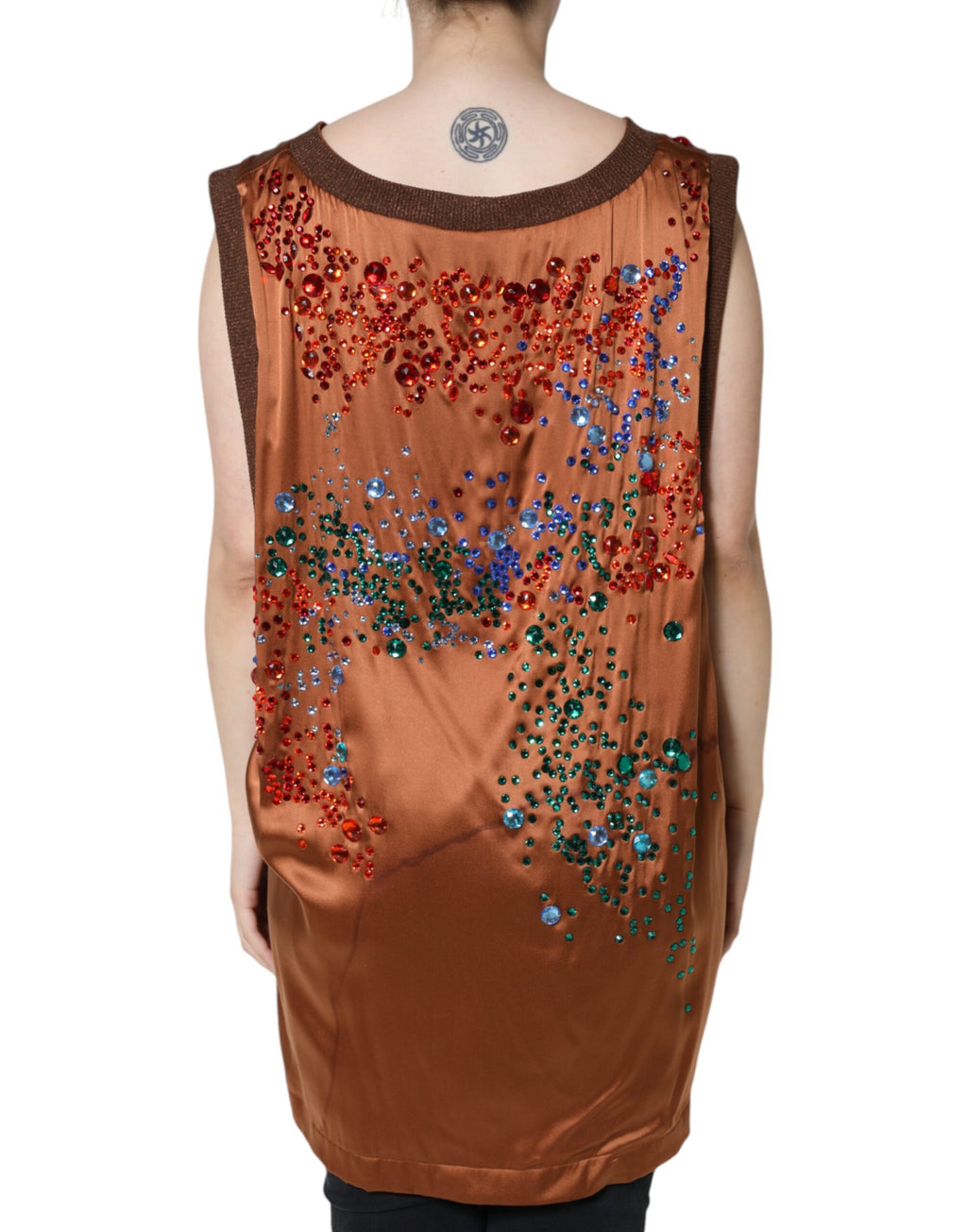 Débardeur sans manches Dolce & Gabbana brun avec embellissements en cristaux, style élégant et sophistiqué.
