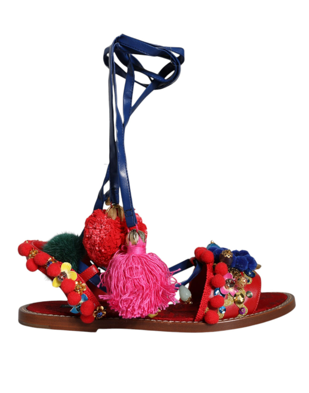 Sandales Dolce & Gabbana multicolores avec pompons en fourrure, style élégant et coloré pour femmes.