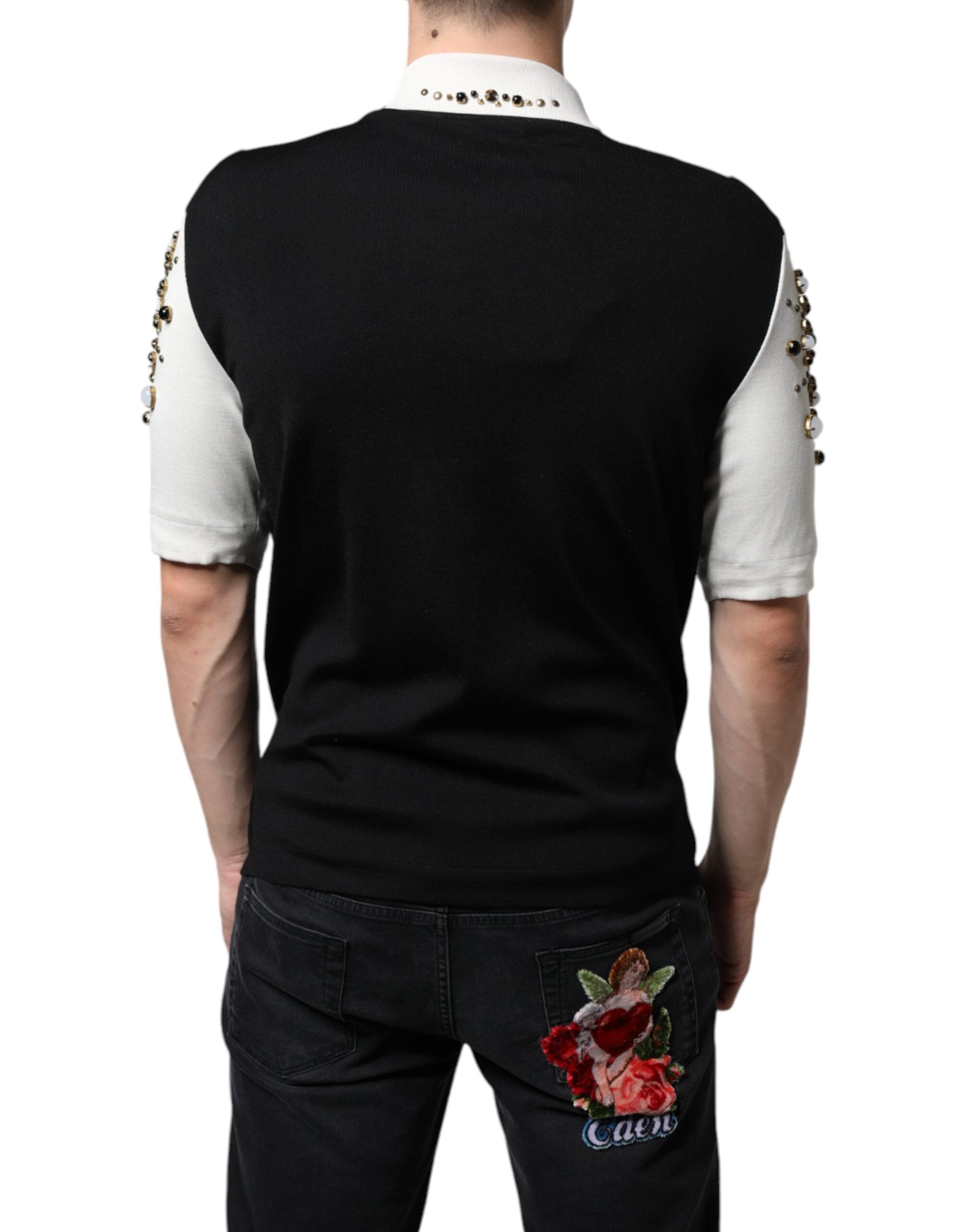 Chemise en soie blanche et noire Dolce & Gabbana avec studs, pierres et cristaux, élégante et ornée de détails sophistiqués.