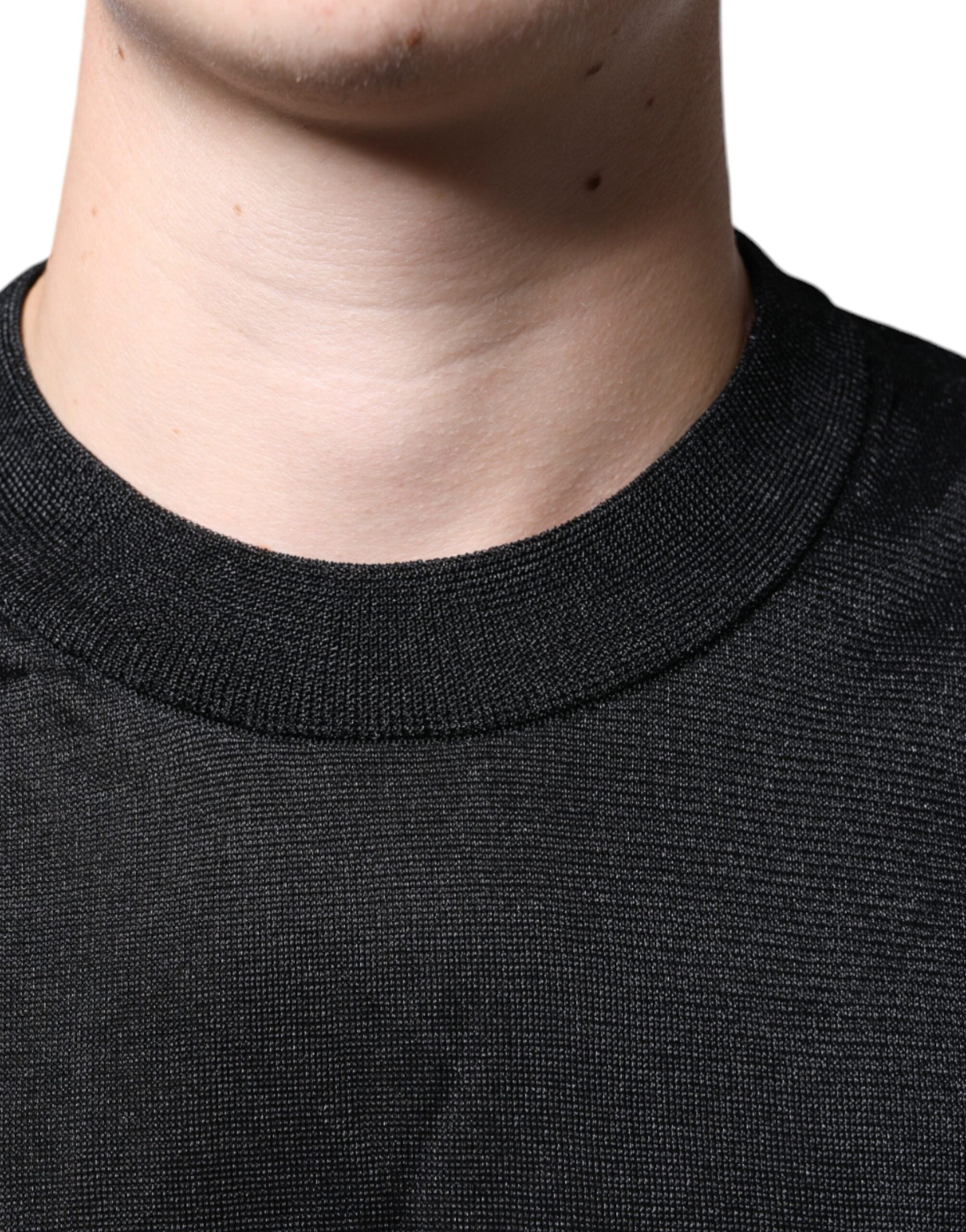 Sweat à capuche Dolce & Gabbana en polyester noir, pull-over élégant et décontracté, vue de face sur un fond neutre.