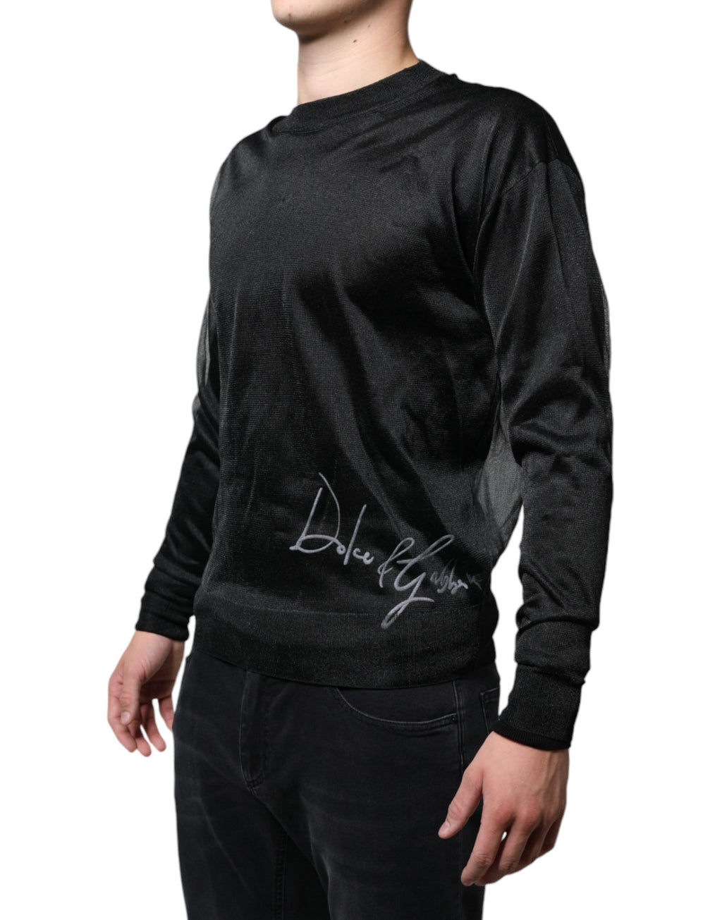 Sweatshirt Dolce & Gabbana en polyester noir, pull-over décontracté avec logo délicat, vue de face sur fond neutre.