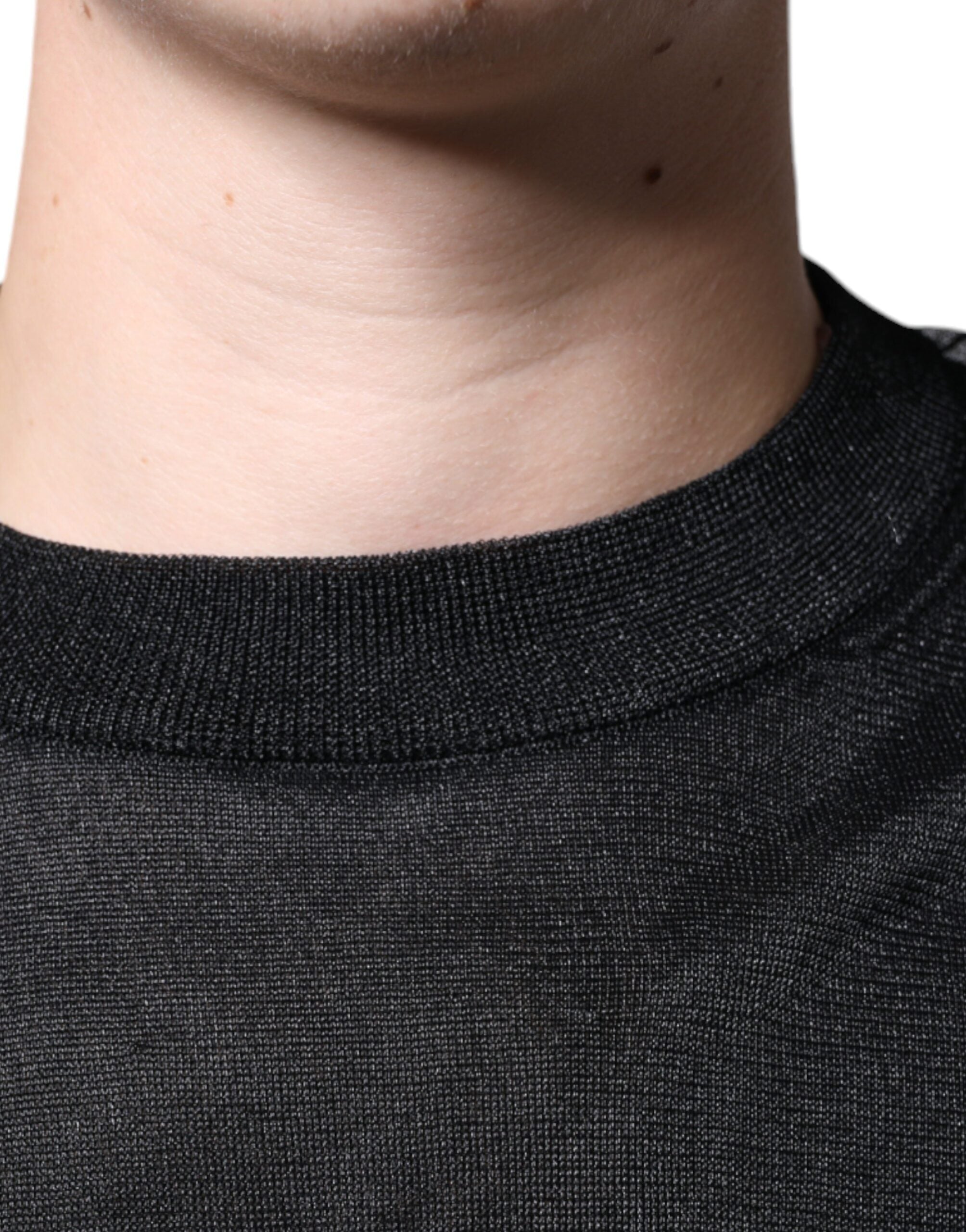 Sweatshirt à capuche noir Dolce & Gabbana en polyester, pull décontracté pour homme ou femme.