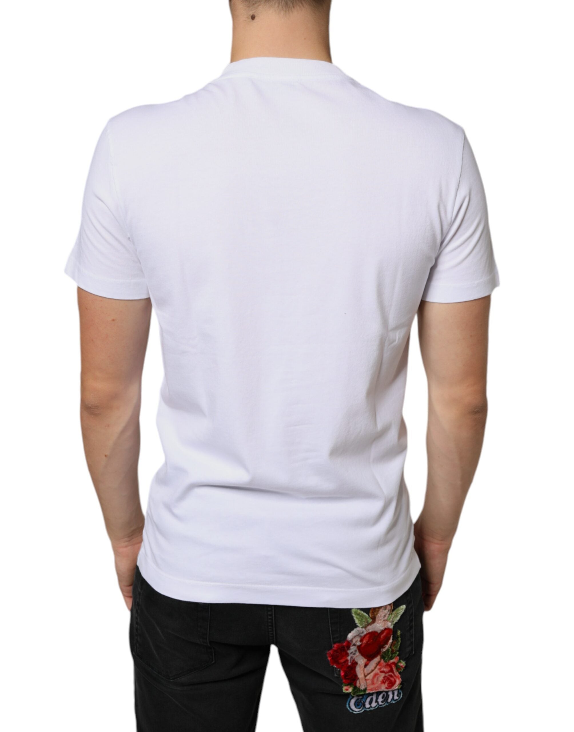 T-shirt casual blanc en coton Dolce & Gabbana avec appliqué DG, vue de face, mode élégante et décontractée.