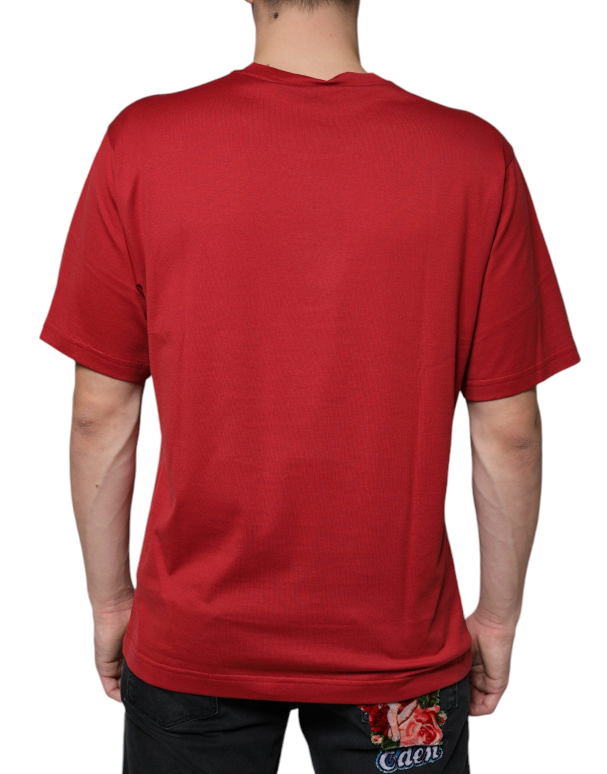 T-shirt en coton rouge Dolce & Gabbana avec logo DG imprimé, col rond, style décontracté.