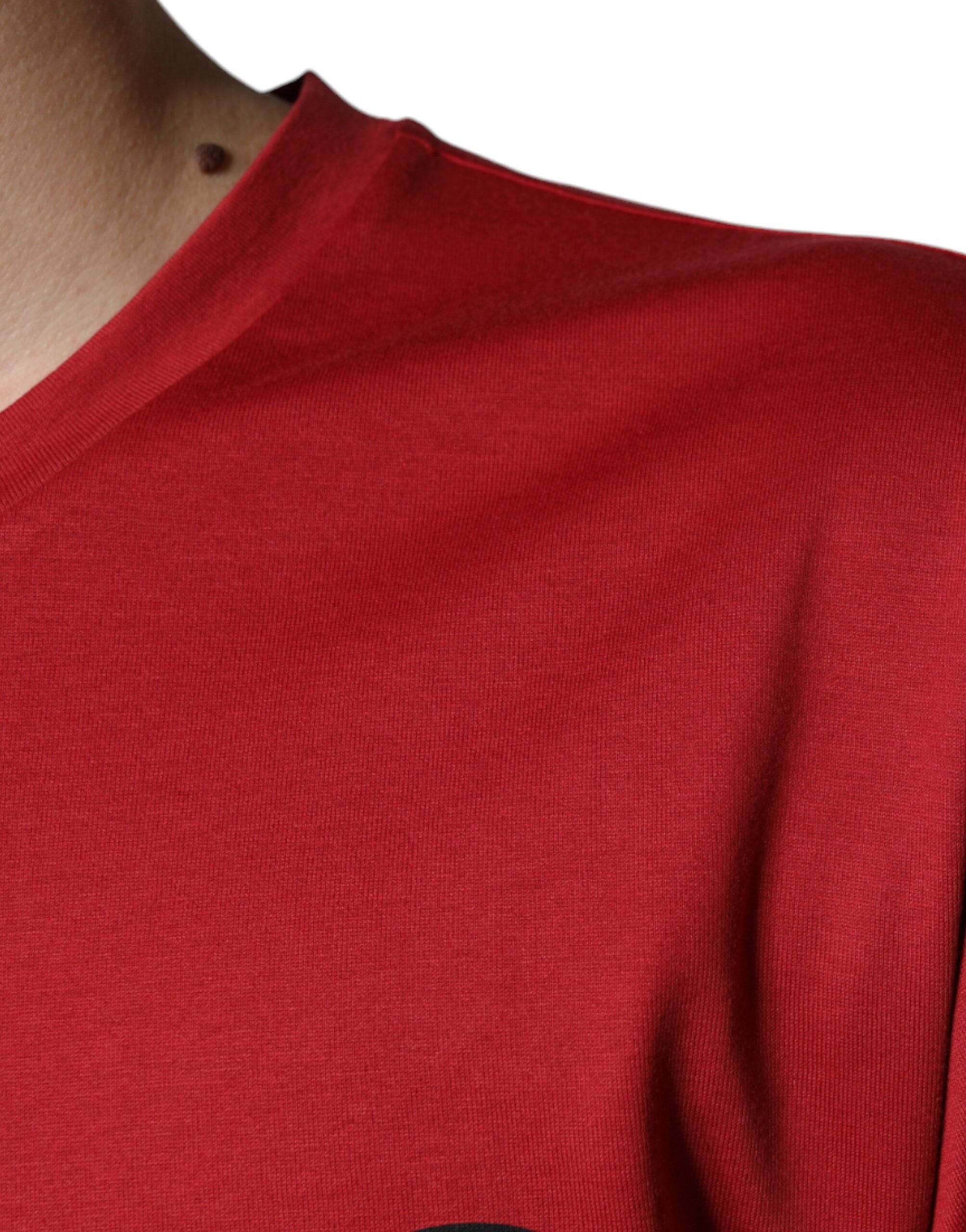 T-shirt à col rond en coton rouge Dolce & Gabbana avec logo DG imprimé, vêtement décontracté pour homme.