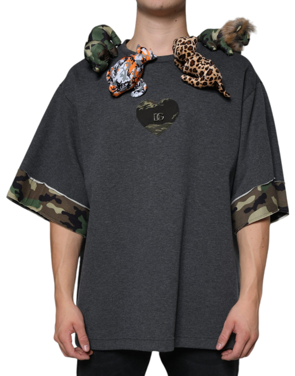 T-shirt en coton gris camouflage animal de Dolce & Gabbana, motif de style streetwear avec logo Dolce & Gabbana visible.