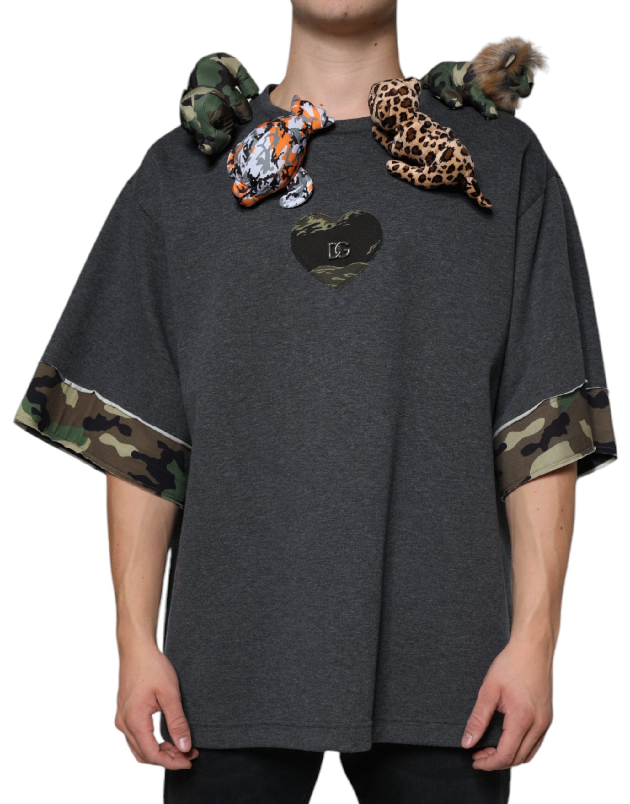 T-shirt en coton gris camouflage animal de Dolce & Gabbana, motif de style streetwear avec logo Dolce & Gabbana visible.