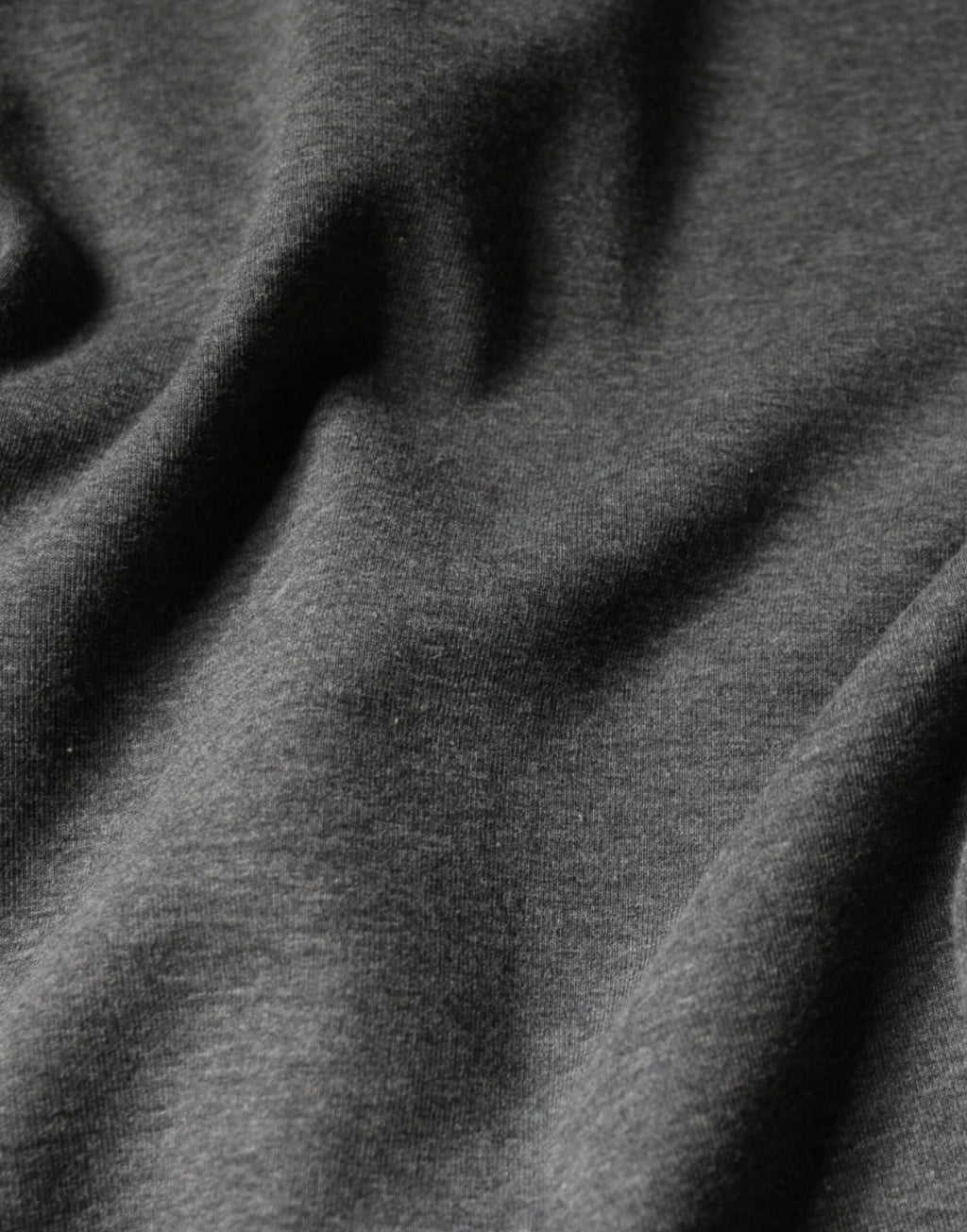 T-shirt en coton gris camouflage animal de Dolce & Gabbana, style décontracté avec motif camouflage et design élégant.