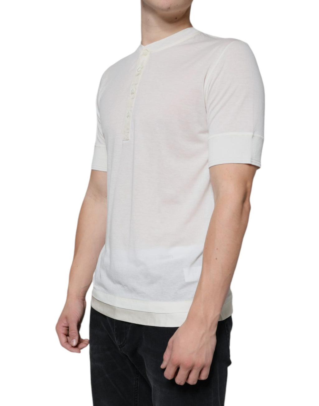 T-shirt en coton blanc à manches courtes de Dolce & Gabbana, style décontracté avec logo discret visible sur le devant.