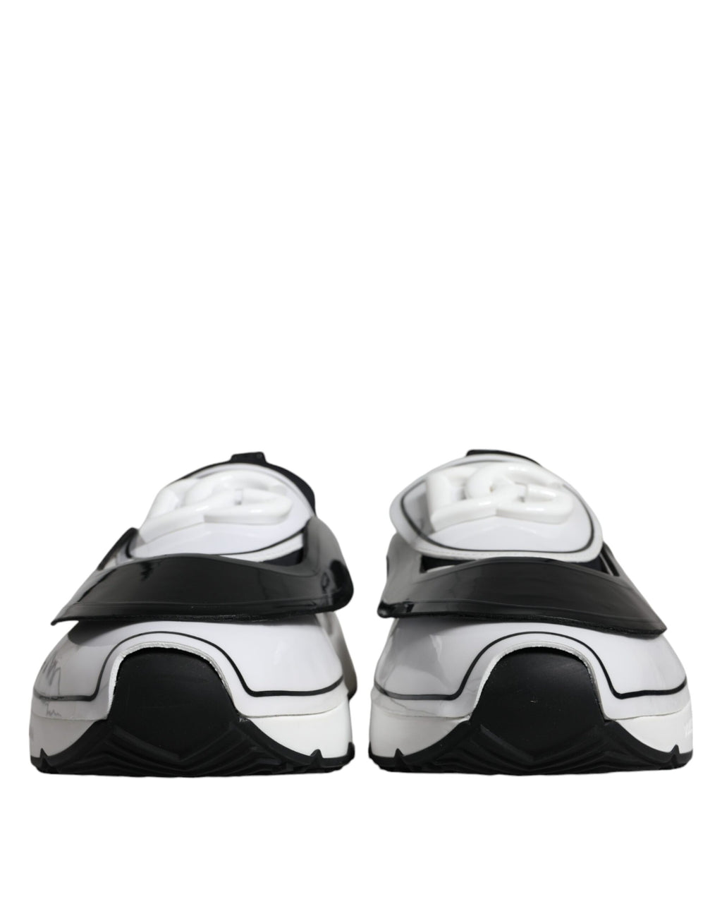 Chaussures Sneakers Dolce & Gabbana Daymaster blanches et noires avec logo en plaque, vue de face.