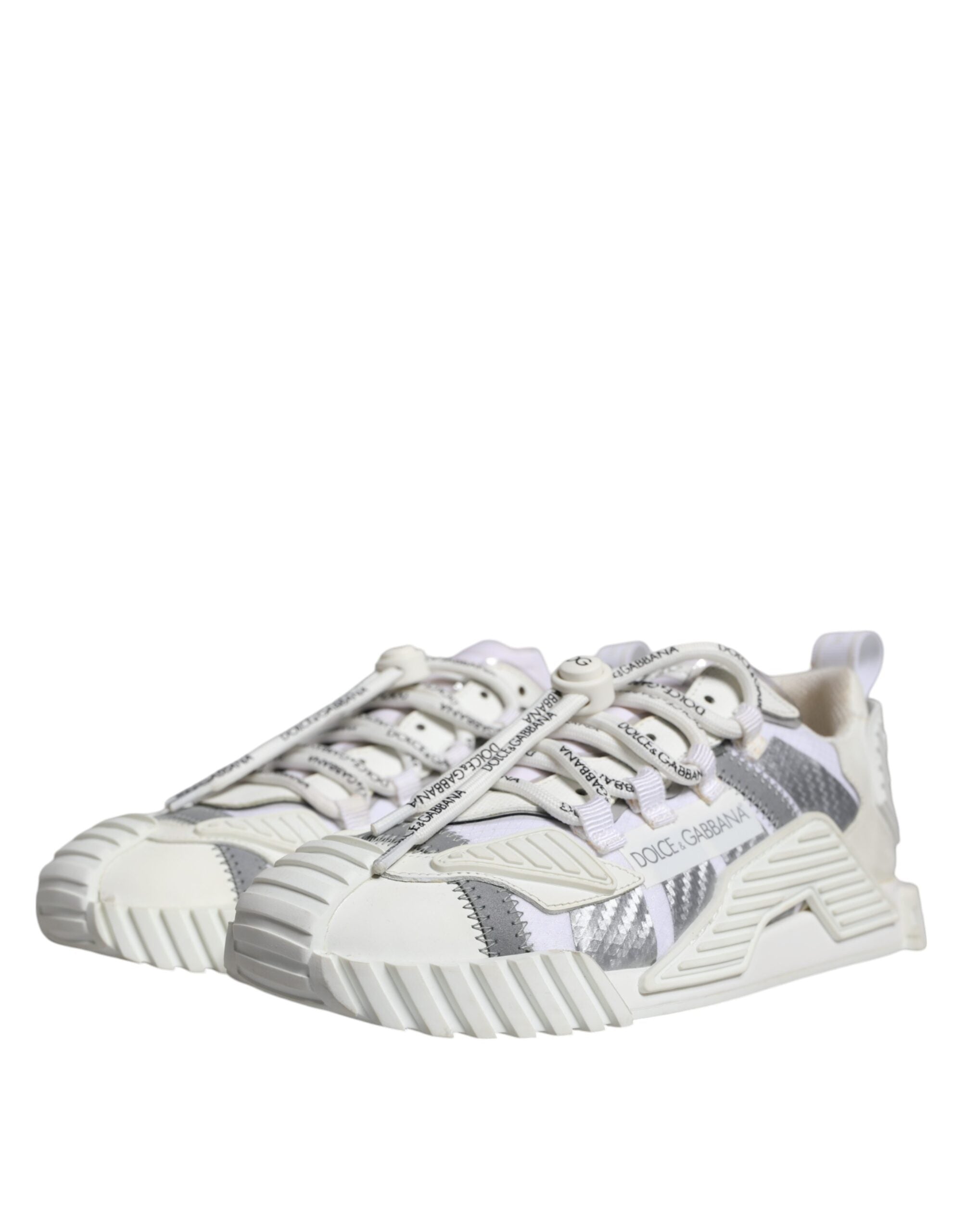 Chaussures sneakers basses blanches Dolce & Gabbana NS1 en dentelle avec lacets, vue de face sur fond blanc.
