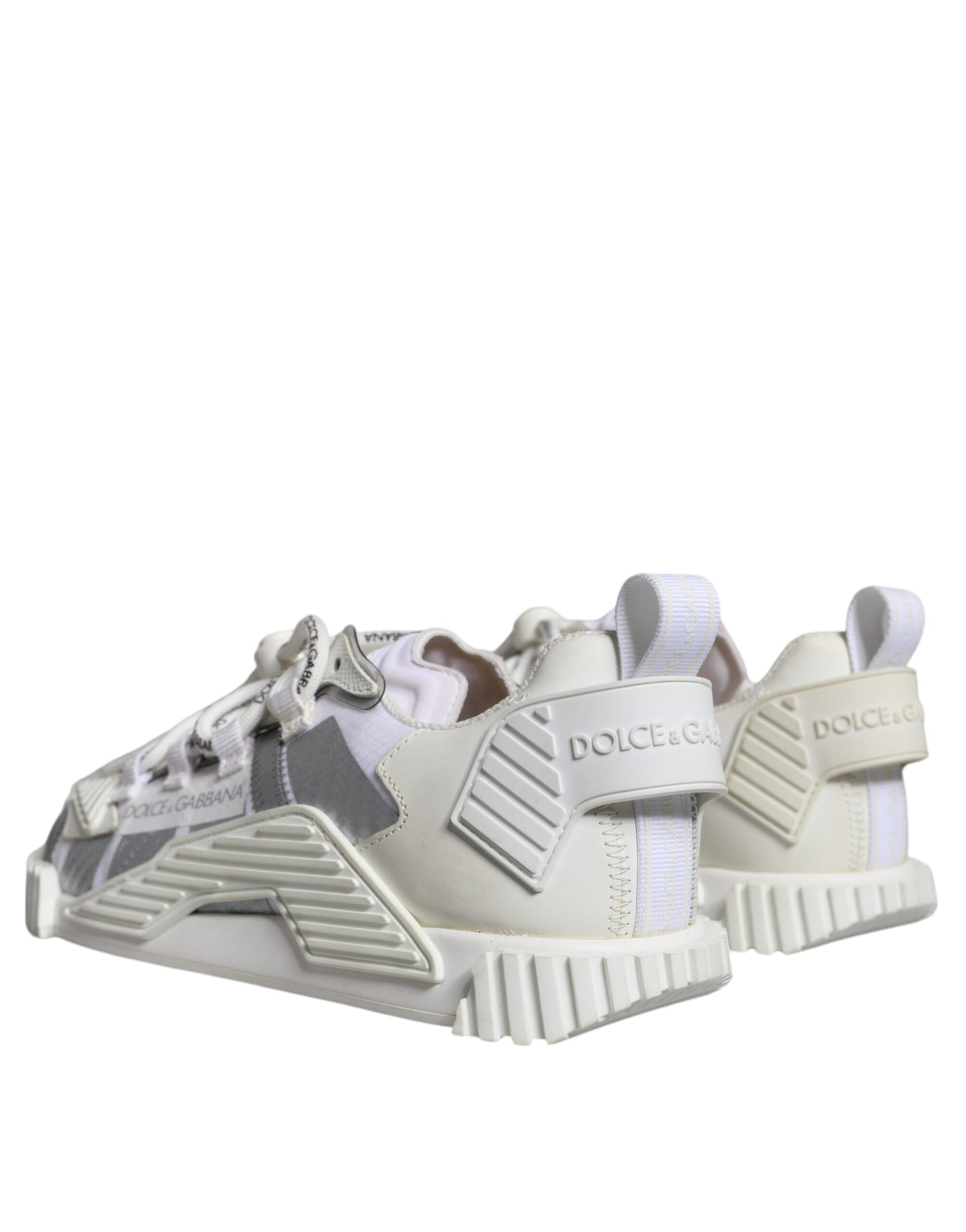 Chaussures sneakers basses blanches Dolce & Gabbana NS1 en dentelle avec lacets, vue de face.