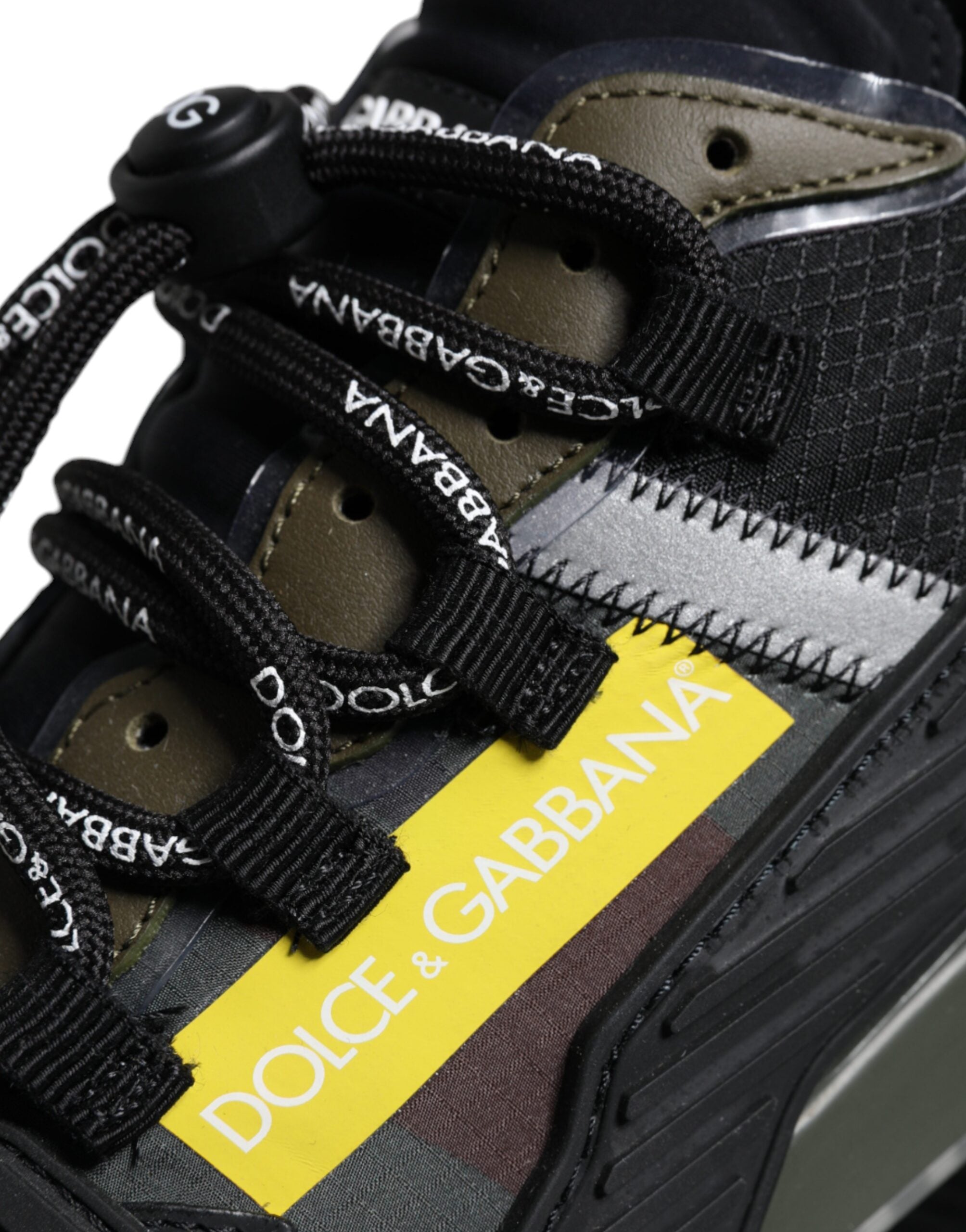 Chaussures sneakers basses Dolce & Gabbana NS1 en dentelle multicolore, lacets, style décontracté et tendance.