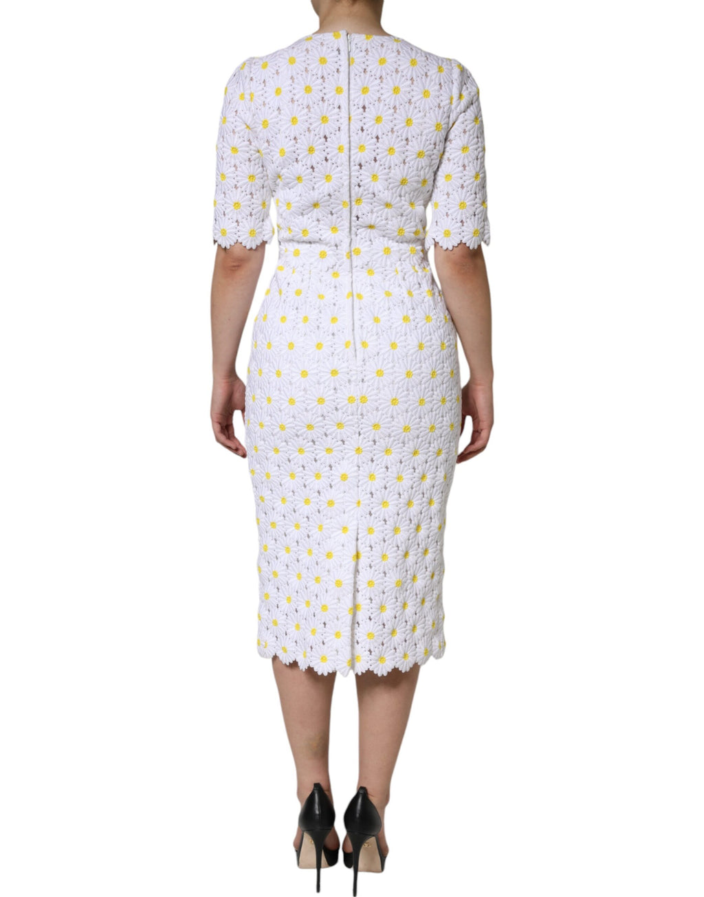Robe midi blanche Dolce & Gabbana Daisy en macramé et dentelle, coupe ajustée, élégante et féminine.