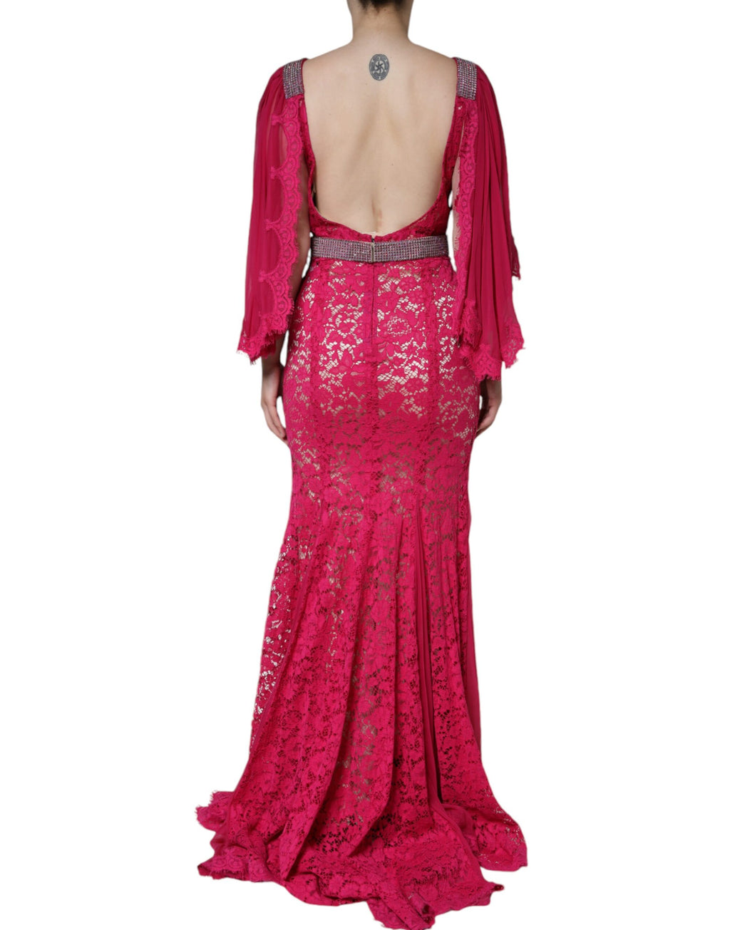 Robe longue en dentelle rose avec cristaux, robe fourreau élégante de Dolce & Gabbana, détails raffinés et finition sophistiquée.