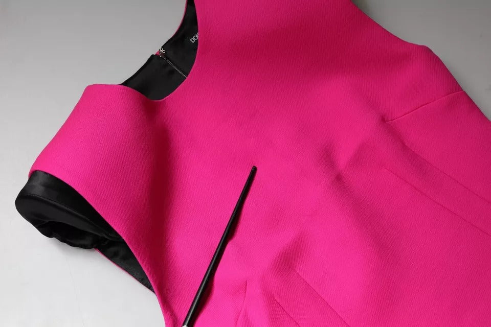 Robe bustier rose sans manches de Dolce & Gabbana, coupe bodycon et ligne A, courte et élégante.
