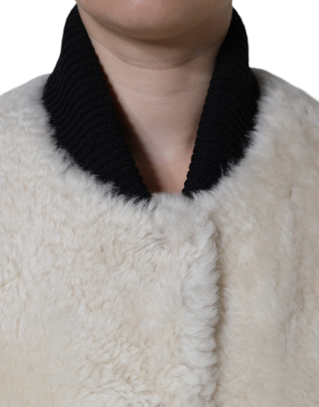 Gilet en cuir et shearling blanc Burberry Warrenford, veste élégante en fourrure et cuir pour femme.
