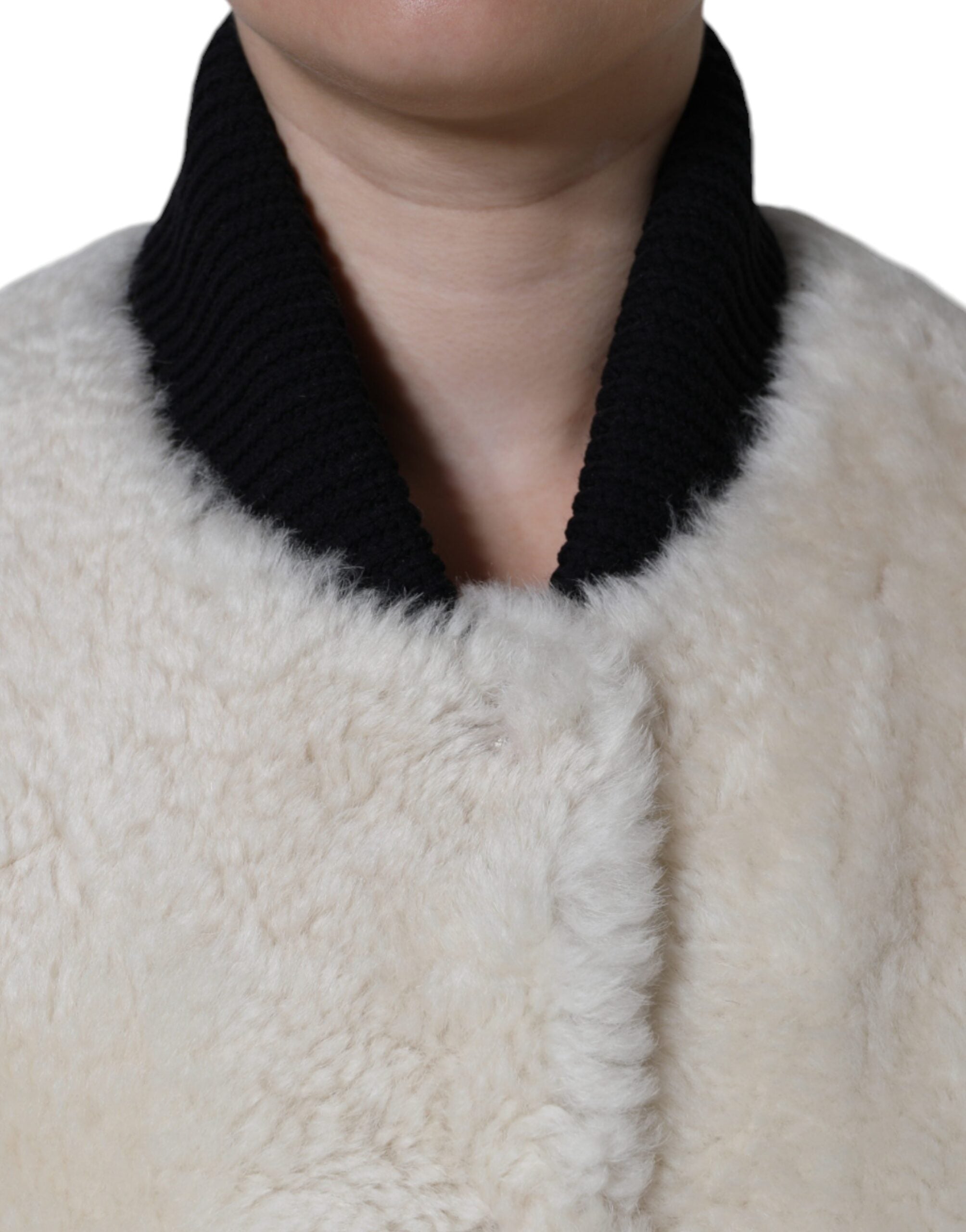 Gilet en cuir et shearling blanc Burberry Warrenford, veste élégante en fourrure et cuir pour femme.