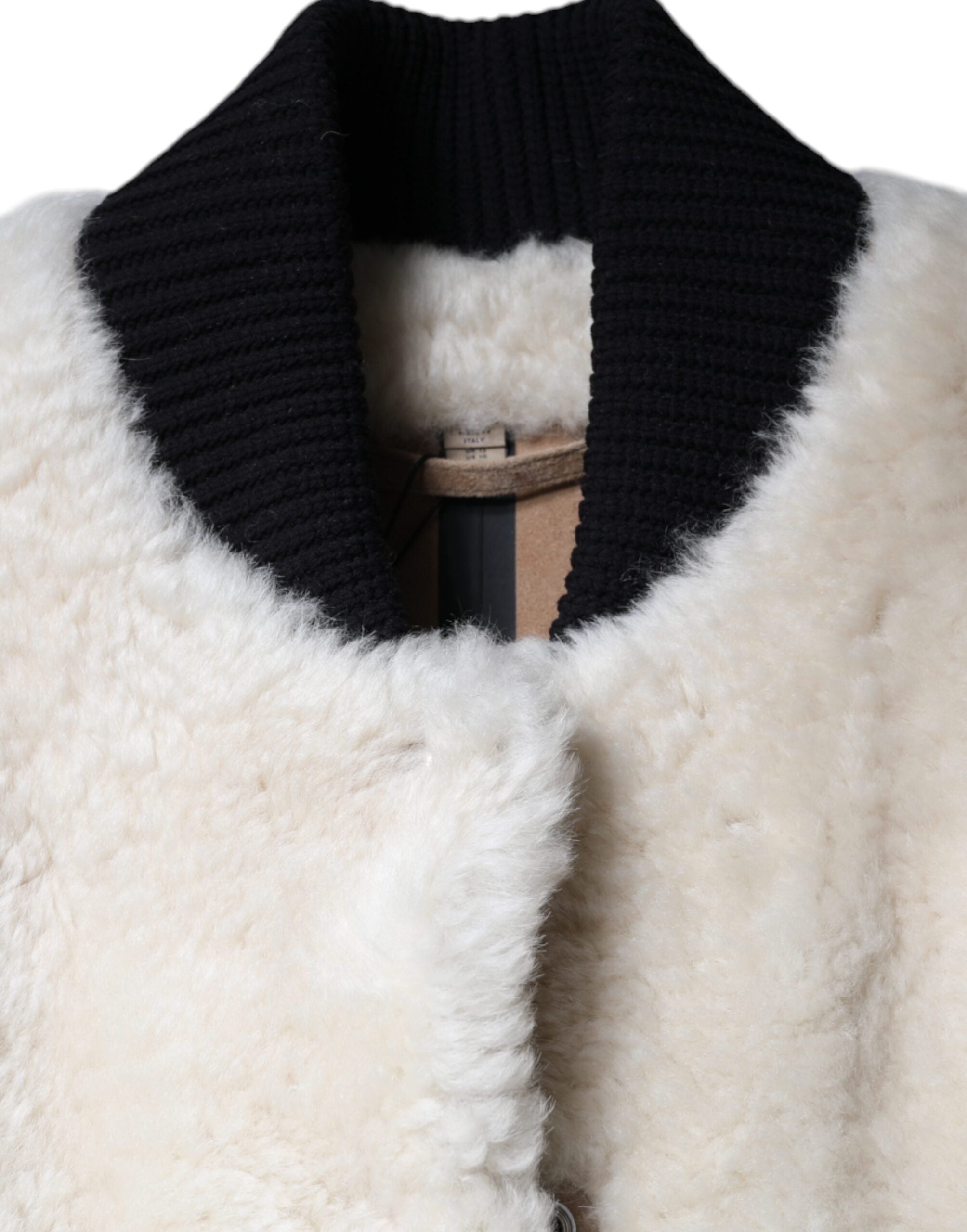 Veste en cuir et shearling blanche Burberry Warrenford, coupe élégante et chaude, avec détails en laine et finitions soignées.