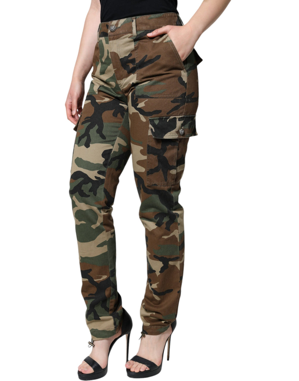 Pantalon cargo camouflage multicolore Dolce & Gabbana avec poches larges et ceinture, mode décontractée et tendance.