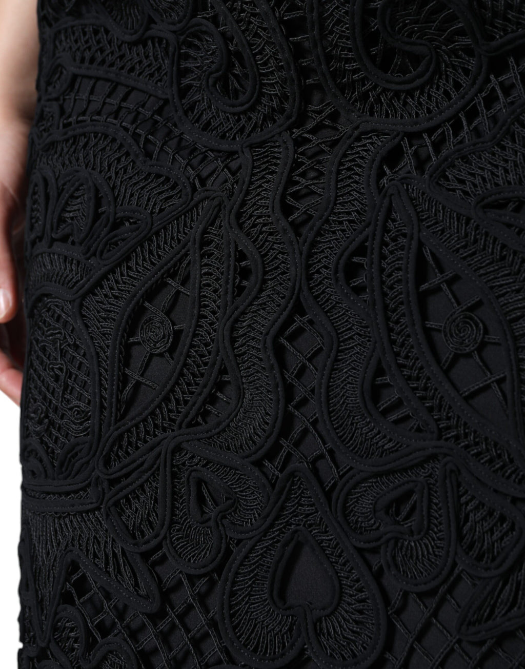 Jupe crayon noire en dentelle florale à taille haute de Dolce & Gabbana, élégante et sophistiquée.