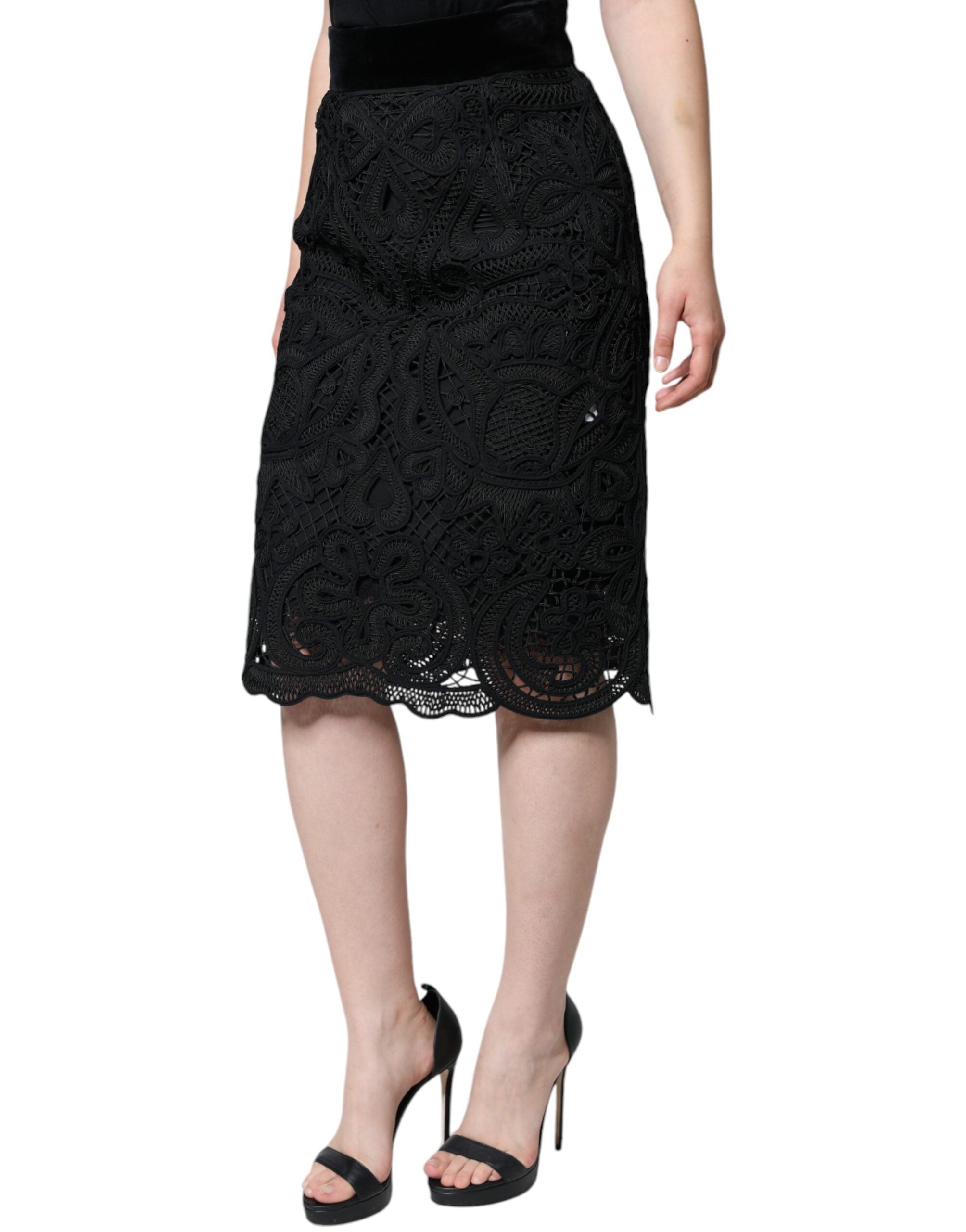 Jupe noire Dolce & Gabbana à fleurs en dentelle, taille haute et coupe crayon, élégante et sophistiquée.