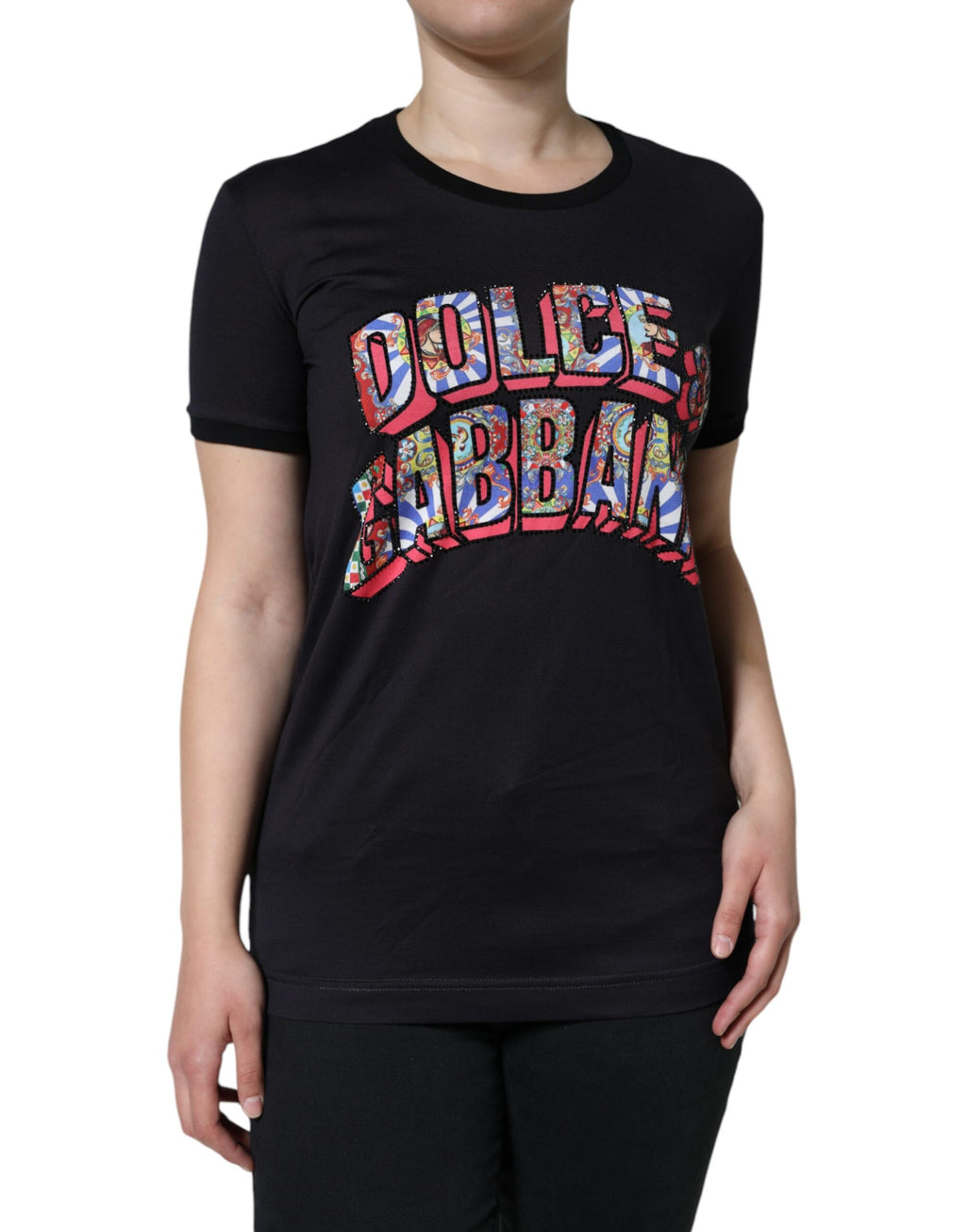 T-shirt rond noir en coton Dolce & Gabbana avec logo imprimé, style décontracté et logo distinctif visible sur le devant.