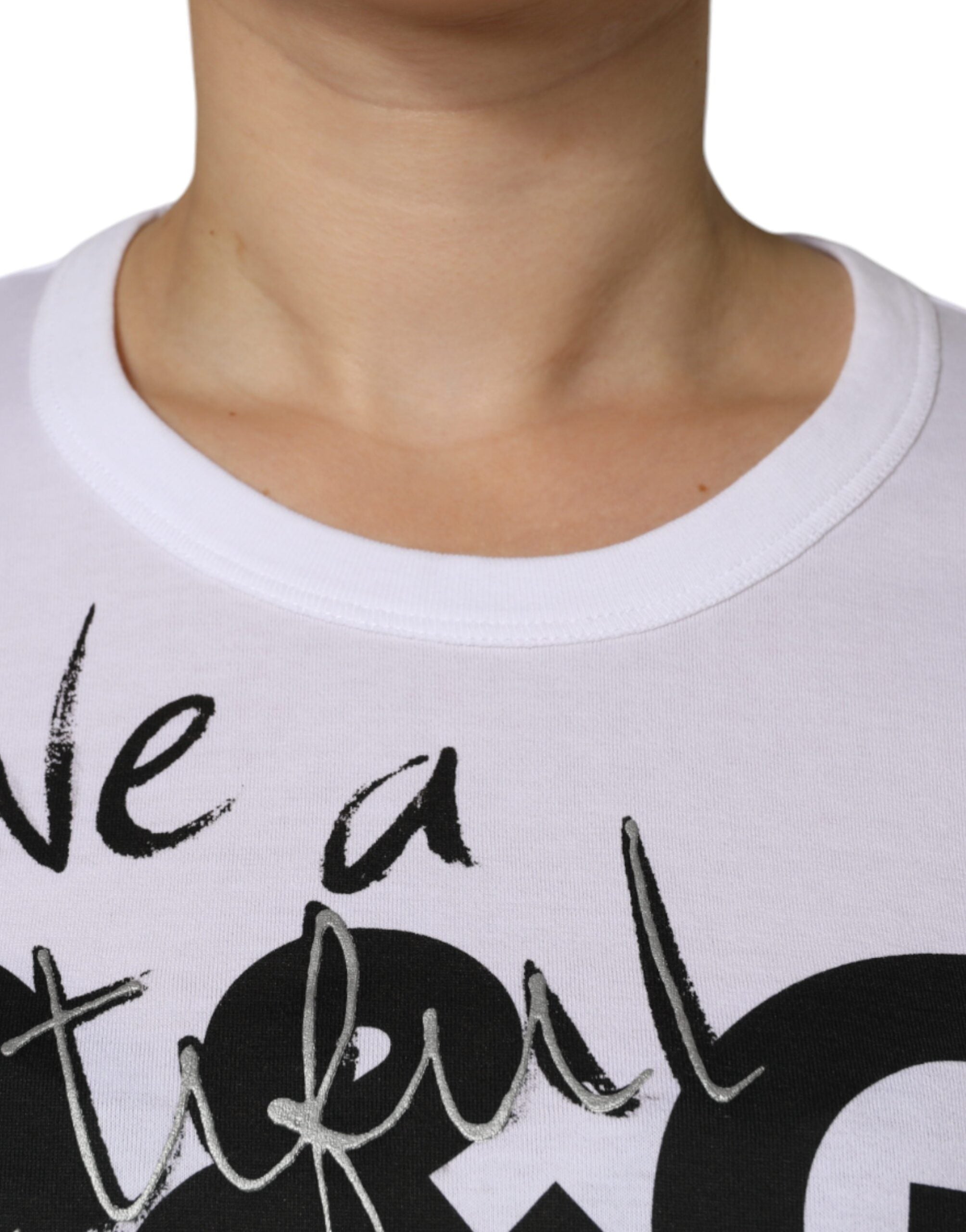 T-shirt blanc en coton Dolce & Gabbana avec logo imprimé, col rond, vue de face sur un fond neutre.