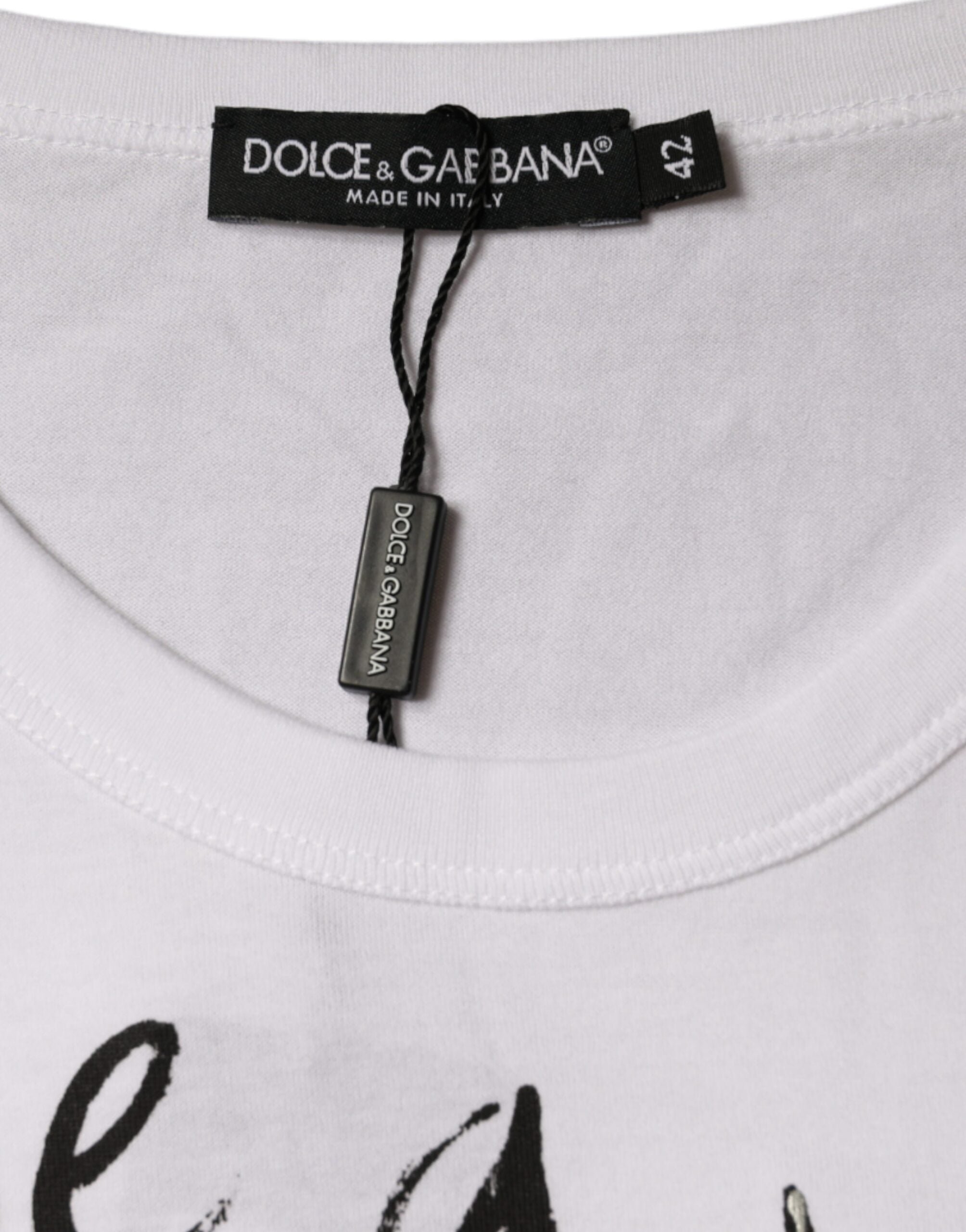 T-shirt blanc en coton Dolce & Gabbana avec logo imprimé, col rond, design élégant et décontracté.