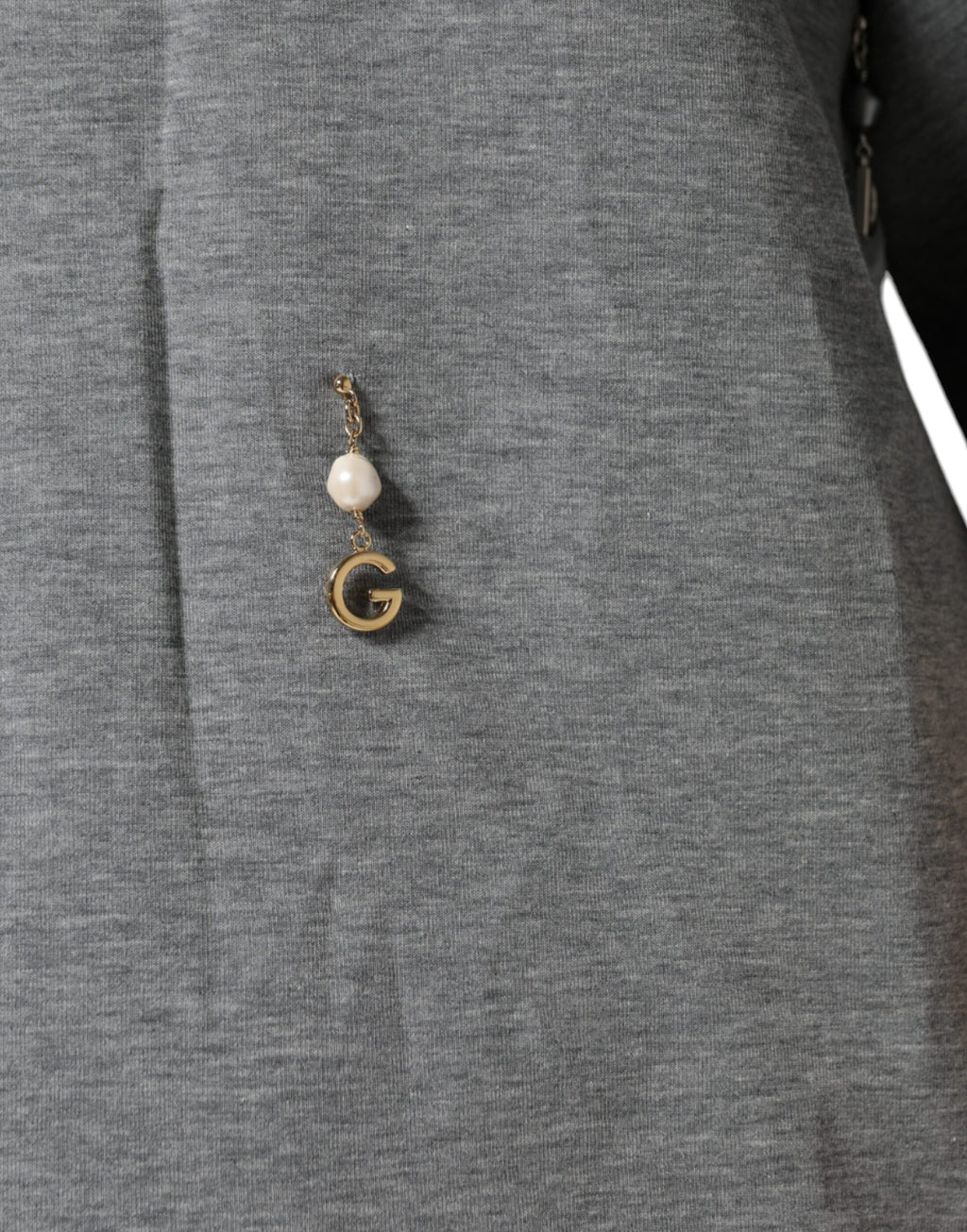 T-shirt gris Dolce & Gabbana en coton mélangé avec embellissements, vue de face.