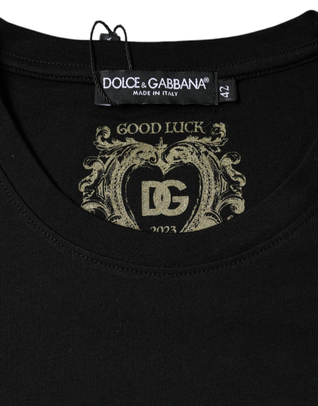 T-shirt noir en coton à col rond à manches courtes de Dolce & Gabbana, vue de face.