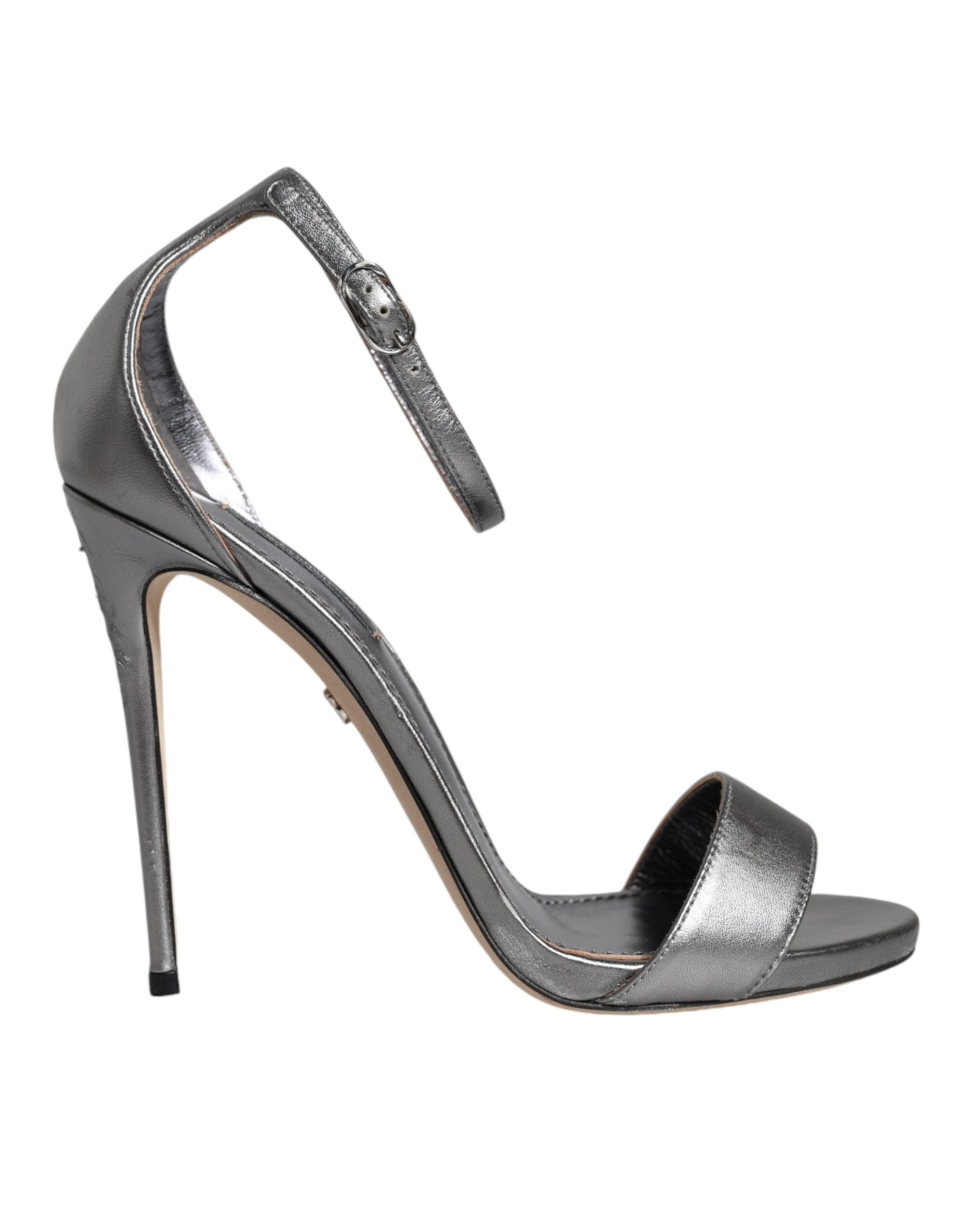 Chaussures à talons argentées Dolce & Gabbana KEIRA avec bride à la cheville, sandales élégantes en cuir métallisé.
