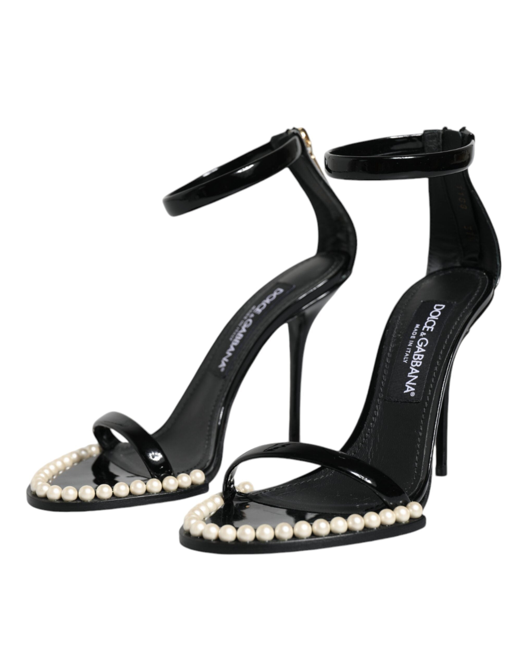 Sandales à talons noires Dolce & Gabbana Keira en cuir avec perles faux, vue de côté.