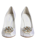Chaussures peep-toe en satin blanc Dolce & Gabbana ornées de cristaux, élégantes et sophistiquées.