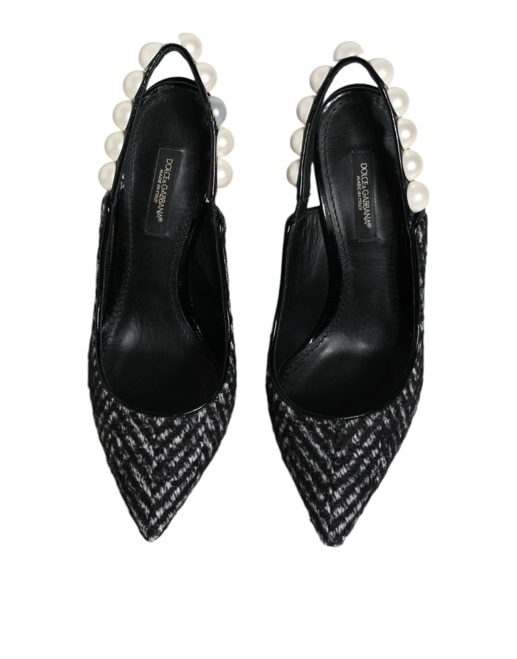 Chaussures à talons Dolce & Gabbana, slingbacks blanc et noir avec perles faux perles et motif Chevron élégant.