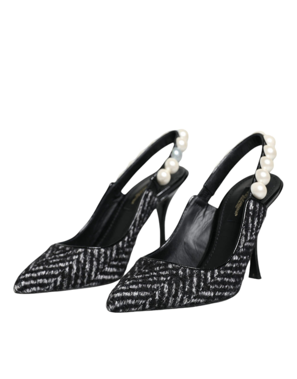 Chaussures à talons Dolce & Gabbana, slingbacks blanches et noires avec perles en fausse perle et motif Chevron élégant.
