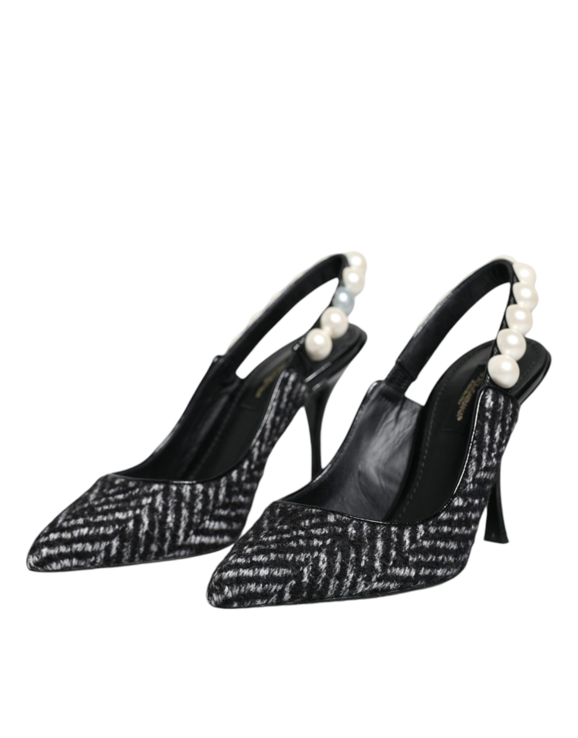 Chaussures à talons Dolce & Gabbana, slingbacks blanches et noires avec perles en fausse perle et motif Chevron élégant.
