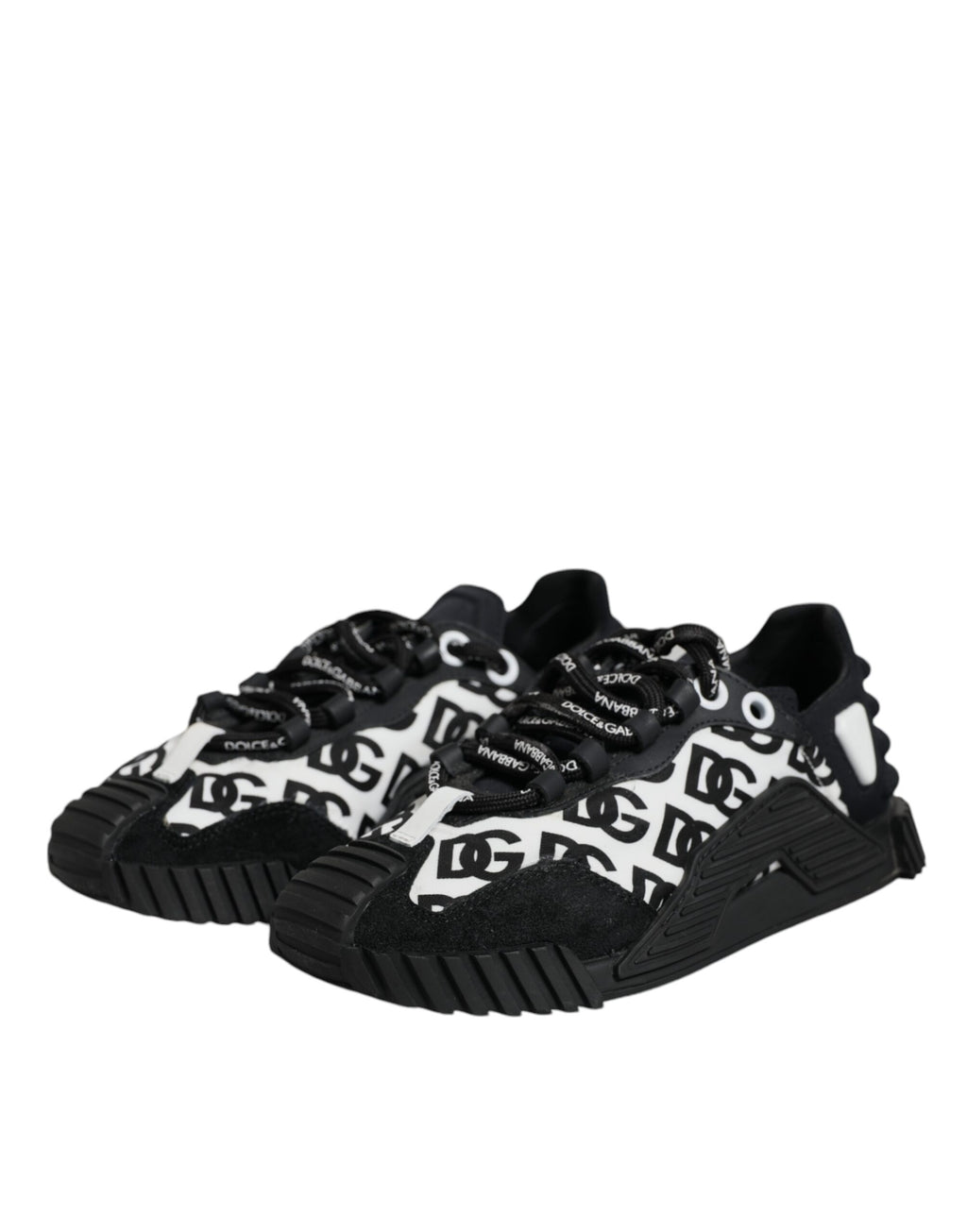 Chaussures sneakers basses noires Dolce & Gabbana logo en dentelle, lacets, style décontracté et moderne.