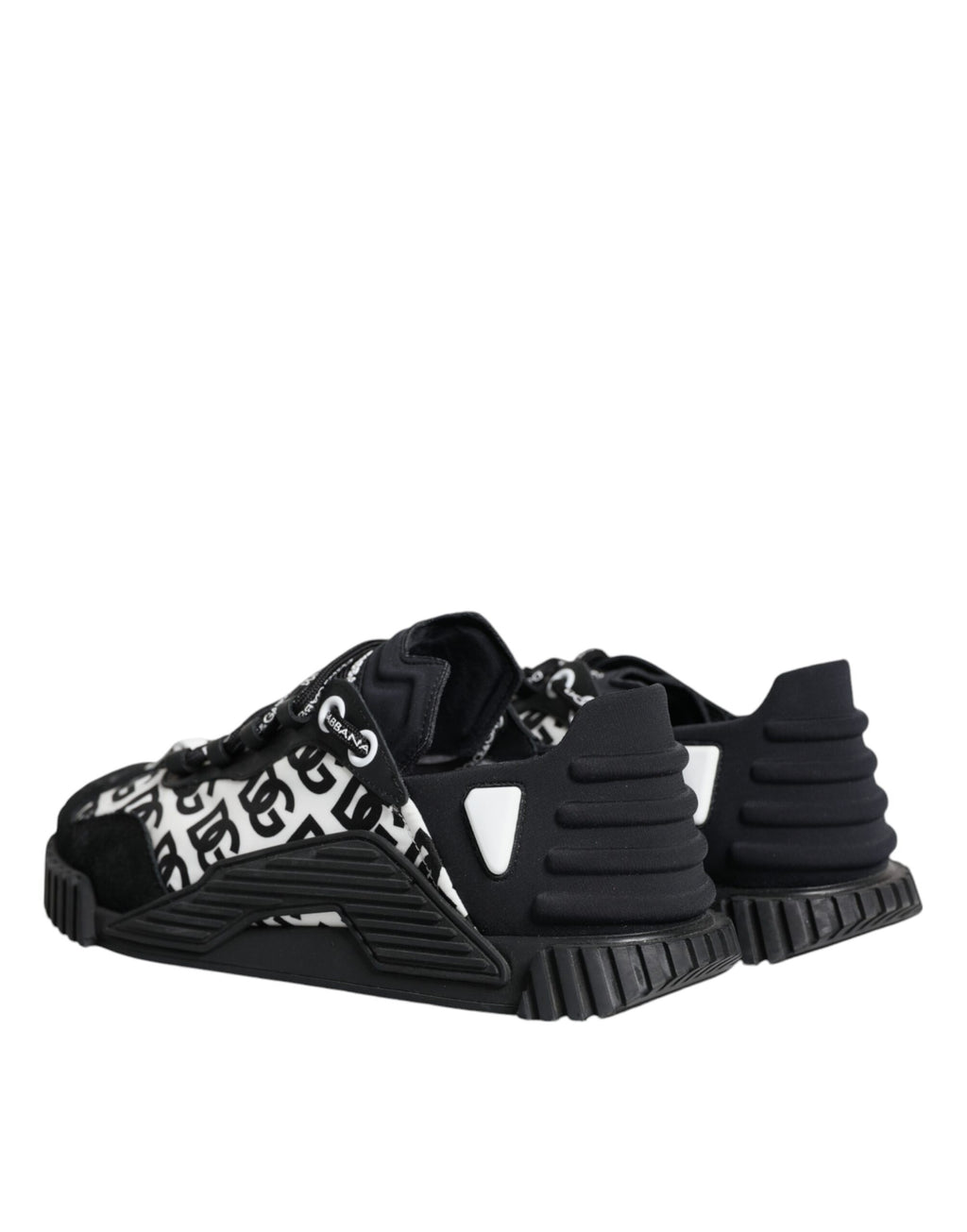 Chaussures sneakers basses Dolce & Gabbana logo noir avec laçage, style décontracté et moderne, vue de face.