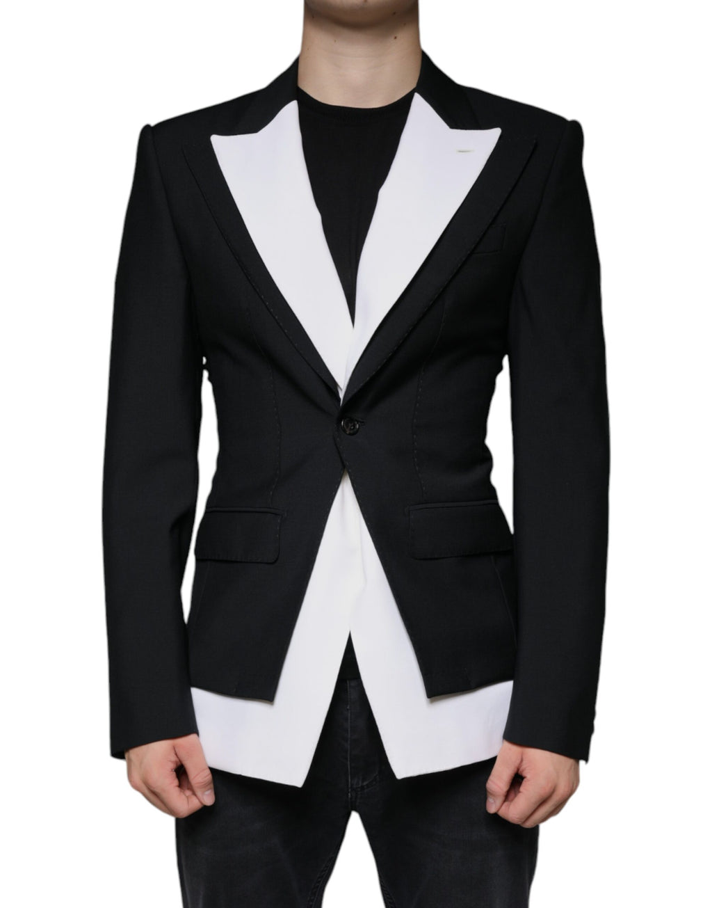 Veste blazer Dolce & Gabbana noire et blanche à un seul bouton, coupe classique, portée sur mannequin.