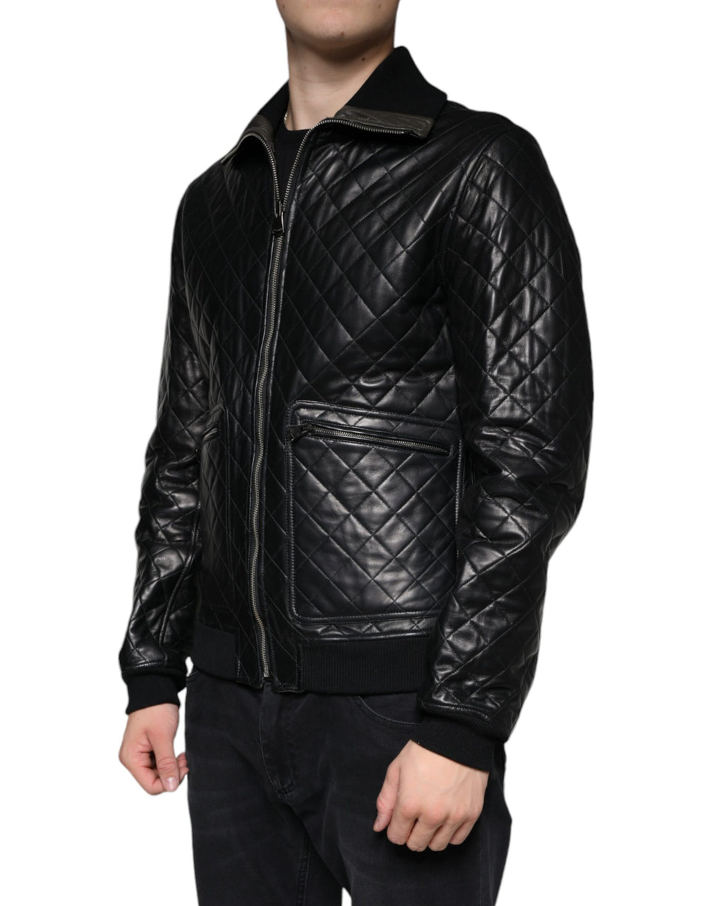 Veste en cuir de veau noir Dolce & Gabbana avec quilting, fermeture éclair complète, style élégant et moderne.