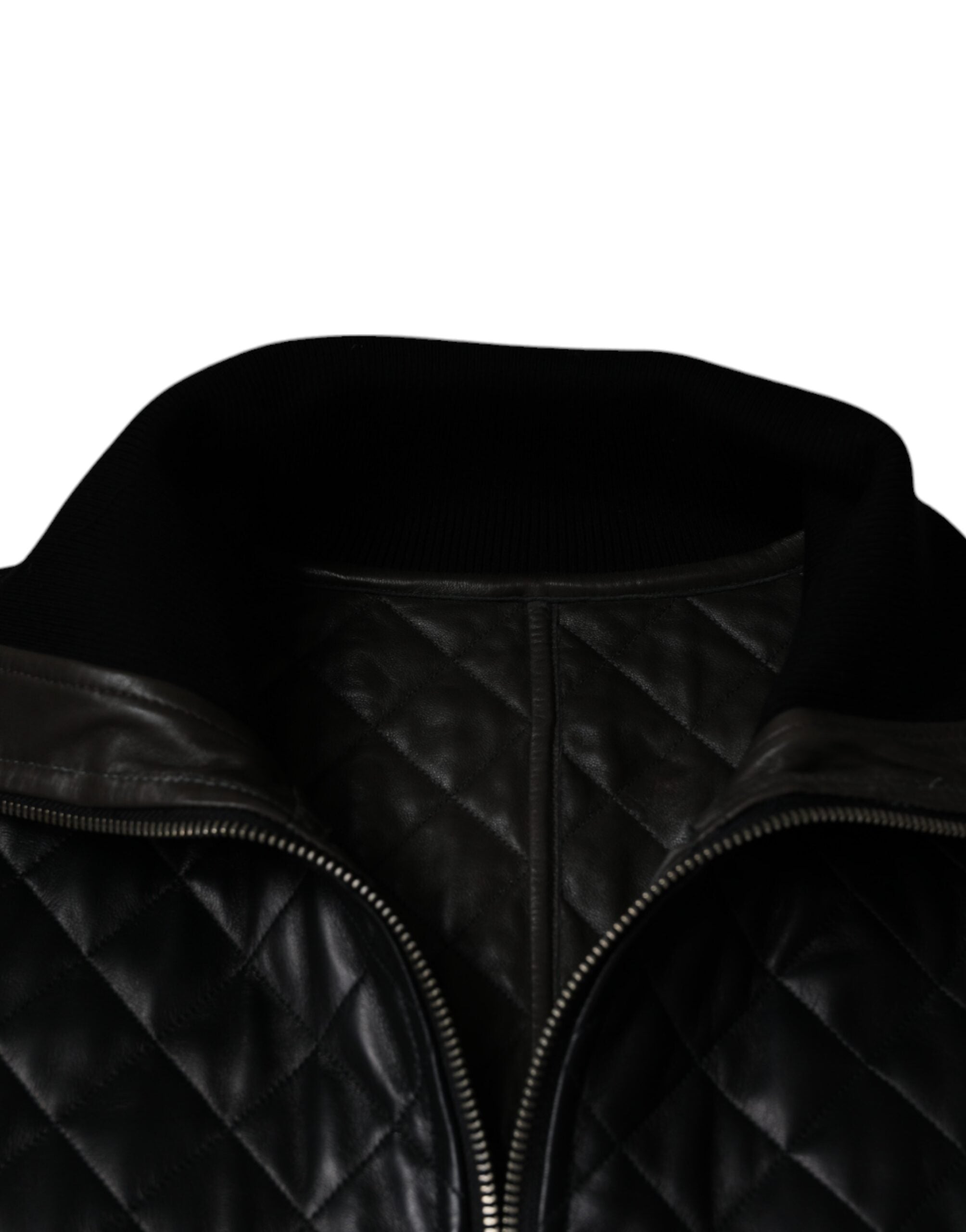 Veste noire en cuir de veau matelassé avec fermeture éclair complète, style Dolce & Gabbana.