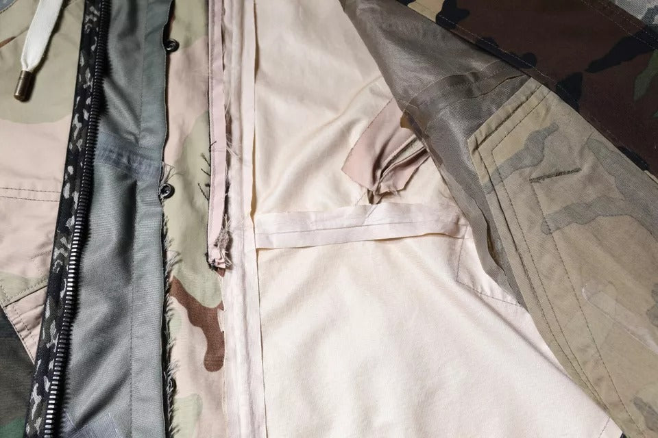Veste à capuche zippée Dolce & Gabbana multicolore camouflage, coupe décontractée, détails de style modernes.